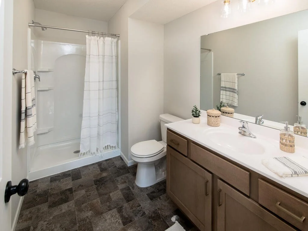 17923 Evershed Wy Lakeville MN 55044 USA-029-027-Bathroom-MLS_Size.jpg