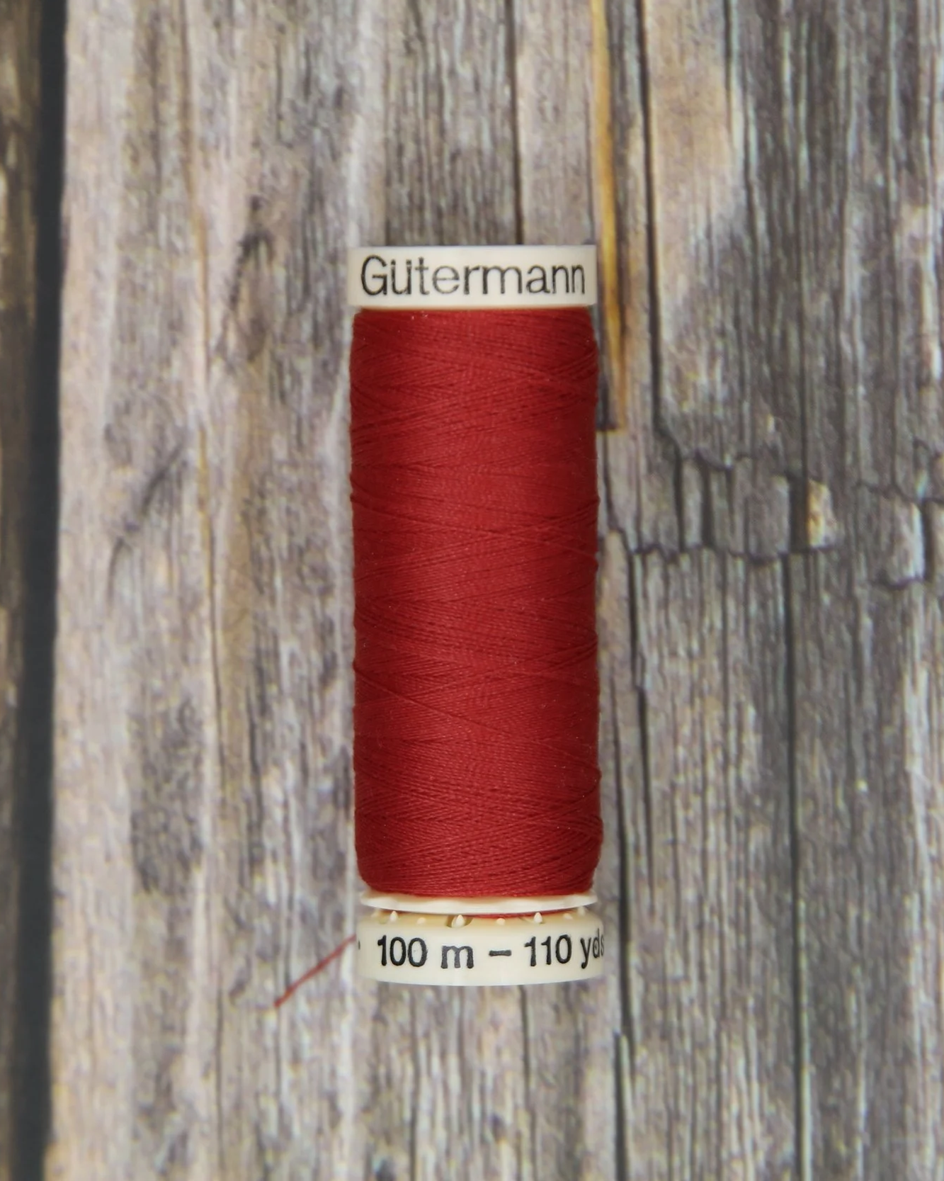 #420 Chili Red Gütermann Sew-All Thread