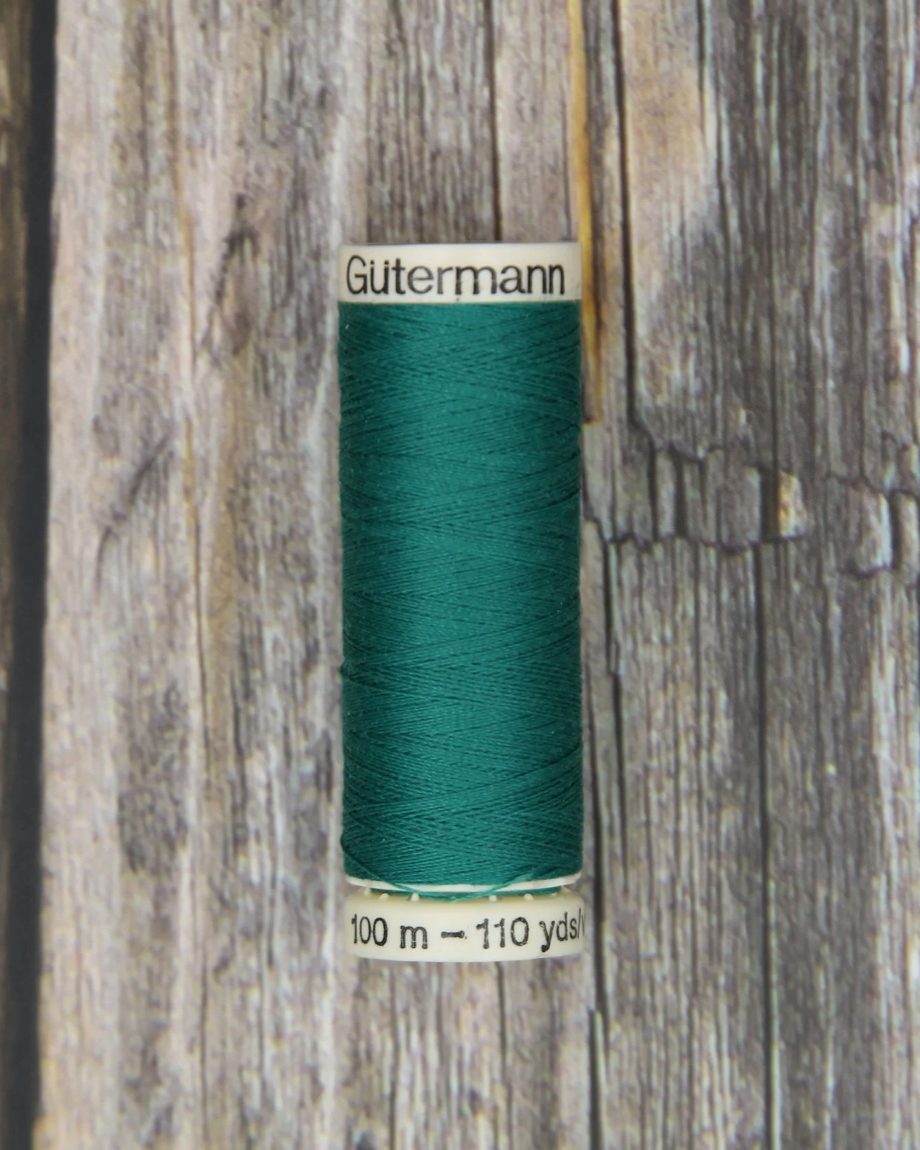 #660 Caribbean Green Gütermann Sew-All Thread