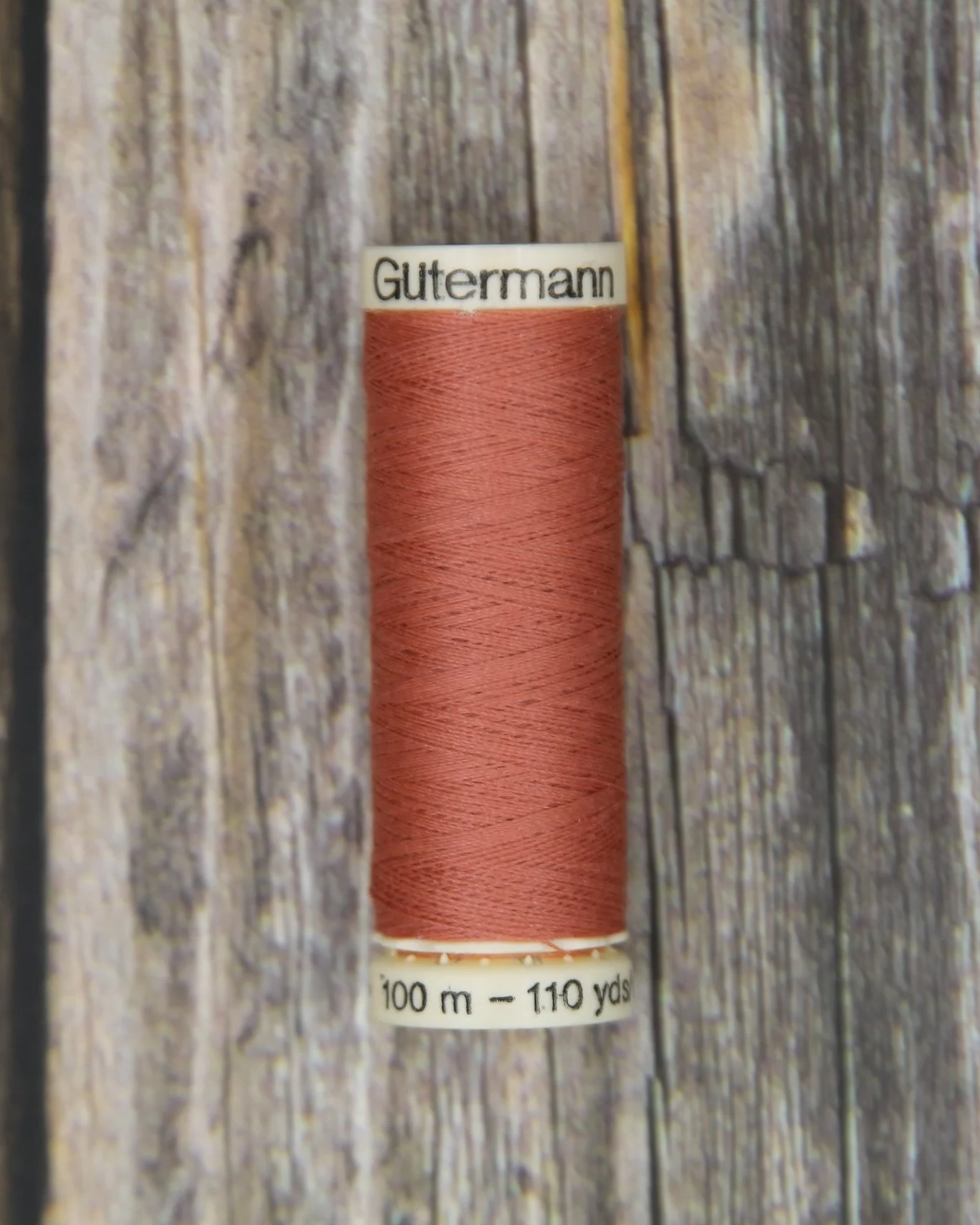 #352 Coral Rose Gütermann Sew-All Thread