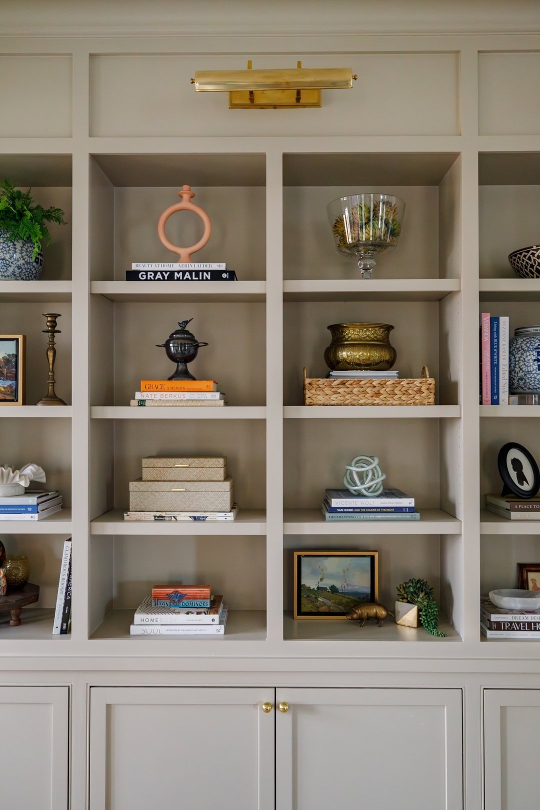 Custom cabinetry not only elevates a room, but it allows the homeowner to create a space that is specific to their needs. 

Design @alliweaverdesigns
Photography @rachelalysemanning
Millwork @intricatewooddesign