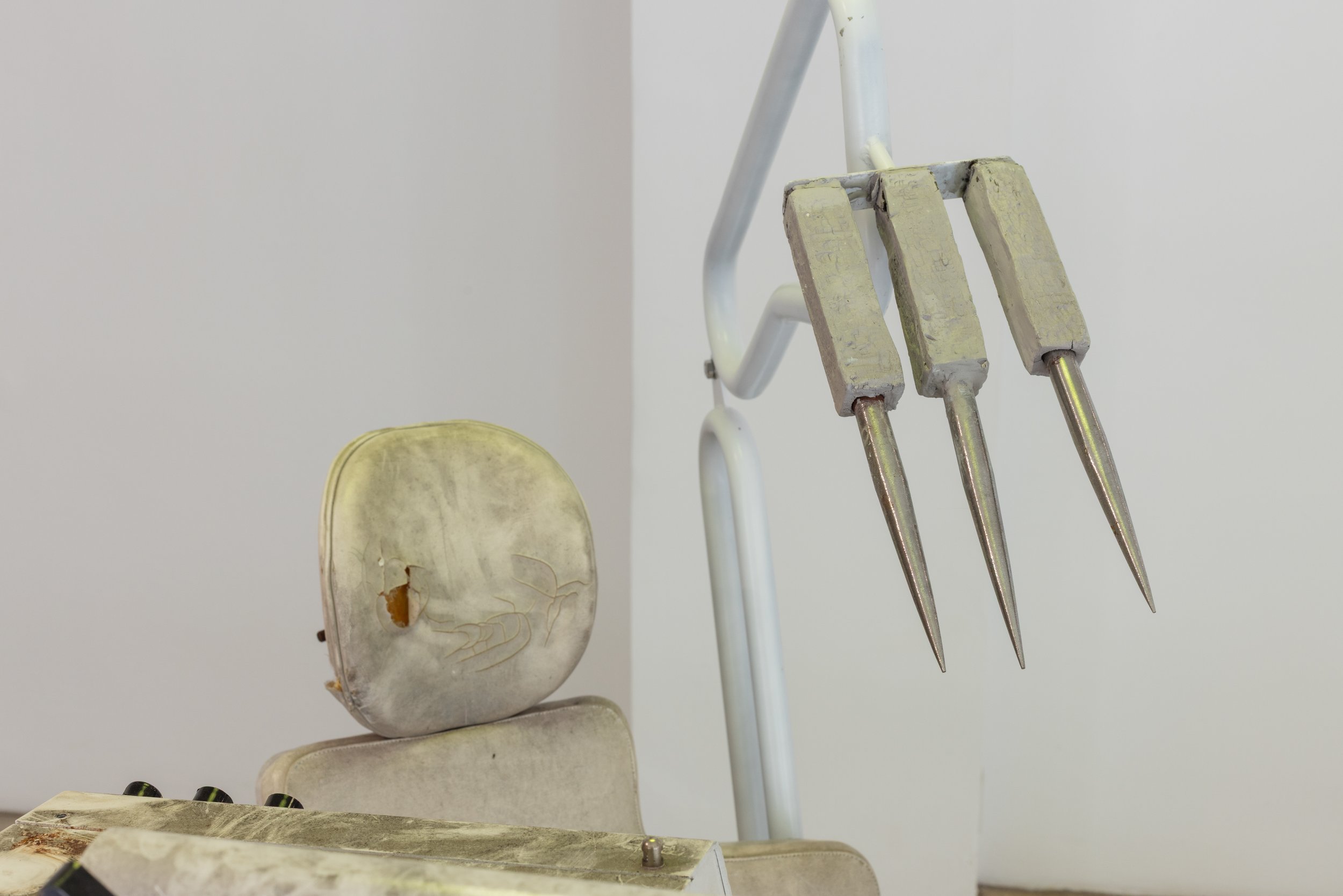 Madlen Hirtentreu, Sculptural object, 2026, forged steel, stainless steel, dye, clay,
author’s technique. Photo: Kristīne Madjare