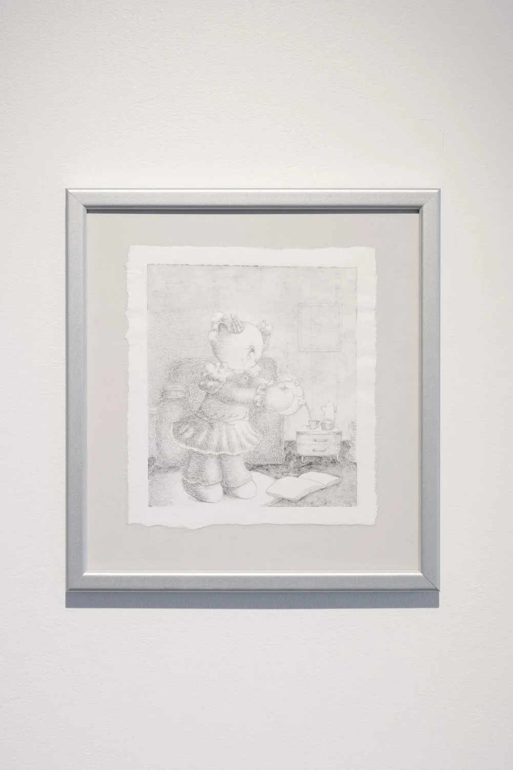 Mika Solomon, Tējas liešana, 2025, Charcoal, water, graphite, paper, 16 x 18cm. Photo: Kristīne Madjare.