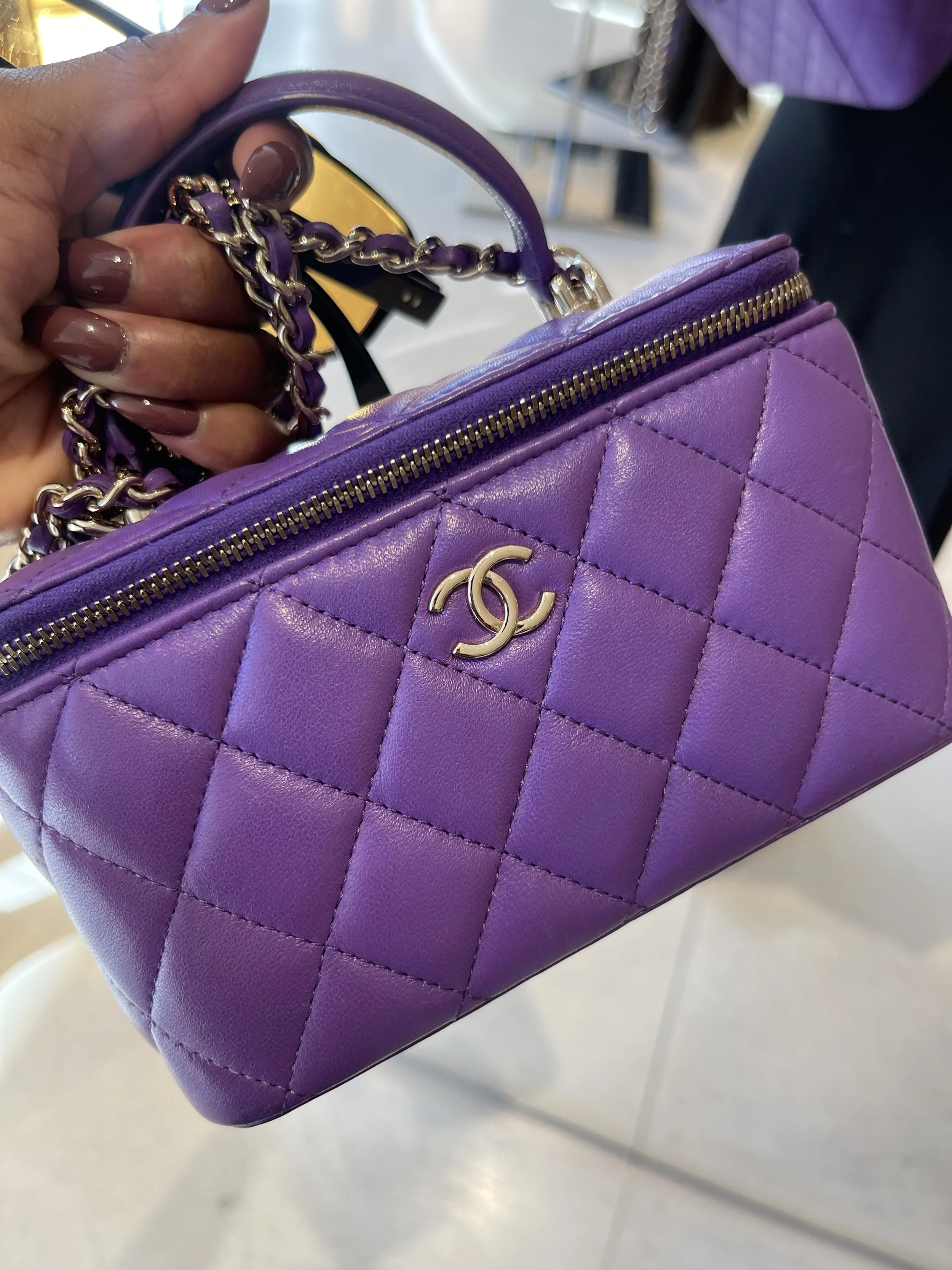 hand bag looks good with dress