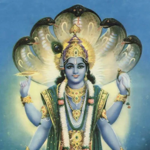 Dios hindú con siete serpientes y una cabeza de serpiente en la parte superior, en un fondo azul.