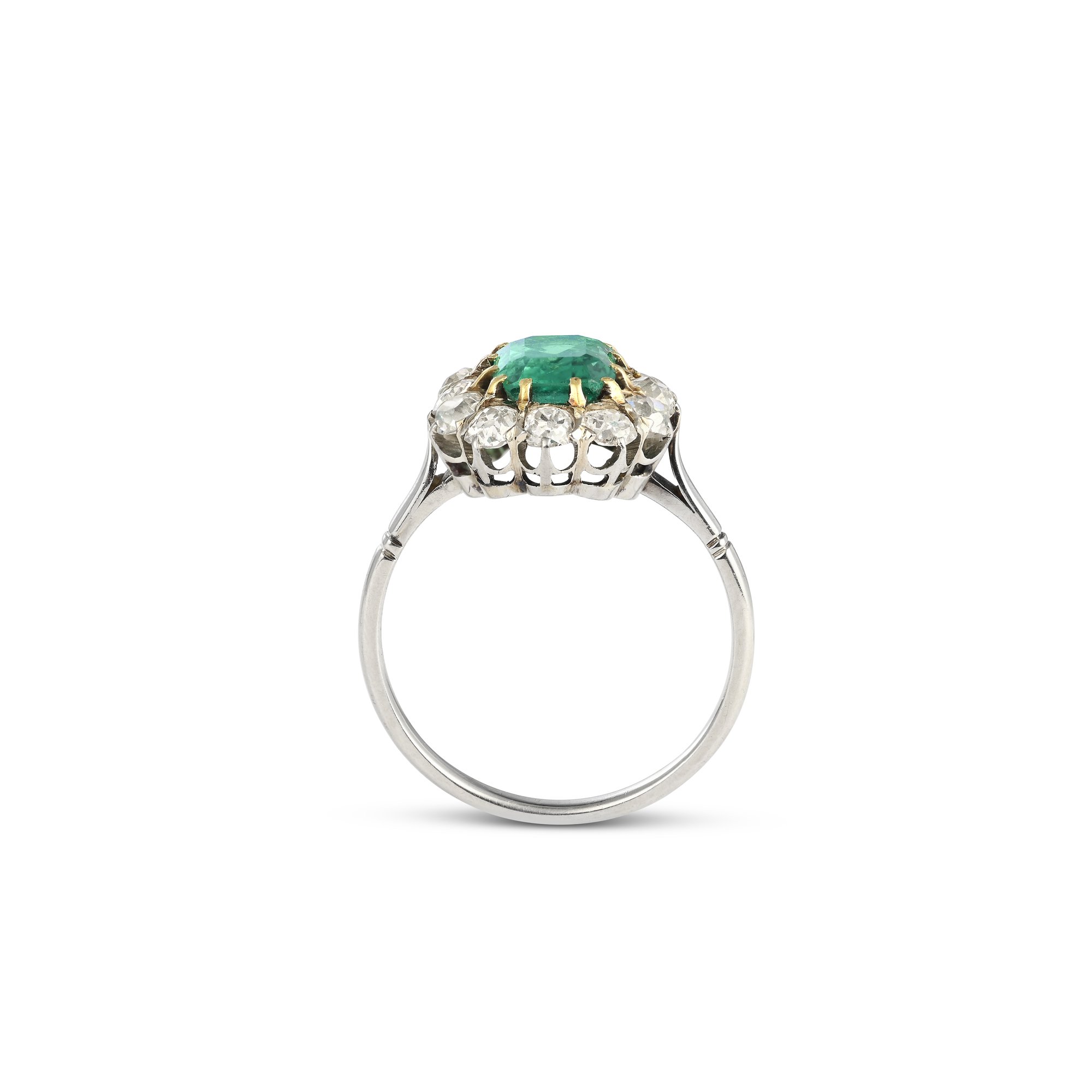 A8633 C AN EDWARDIAN EMERALD AND DIAMOND CLUSTER RING.jpg