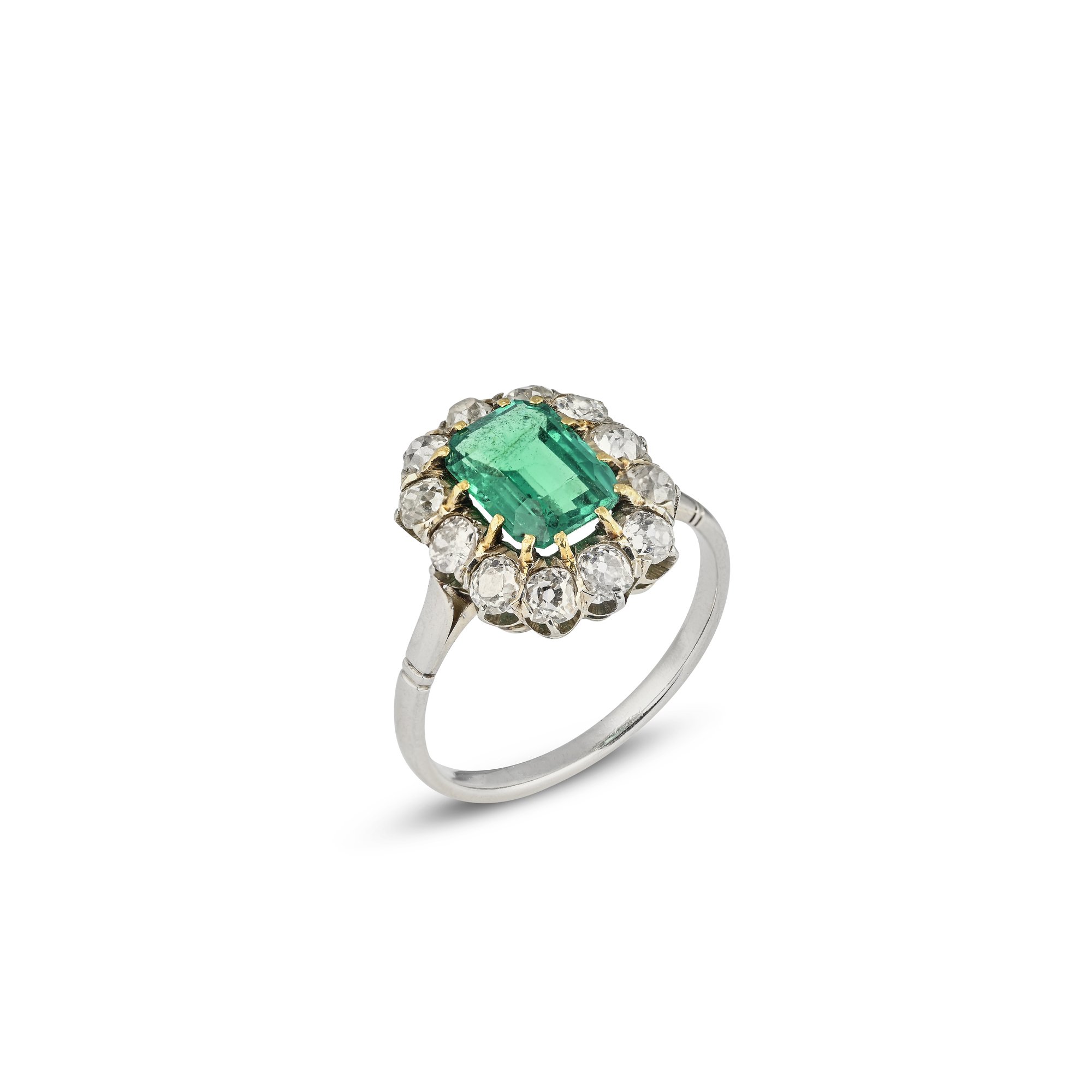 A8633 B AN EDWARDIAN EMERALD AND DIAMOND CLUSTER RING.jpg
