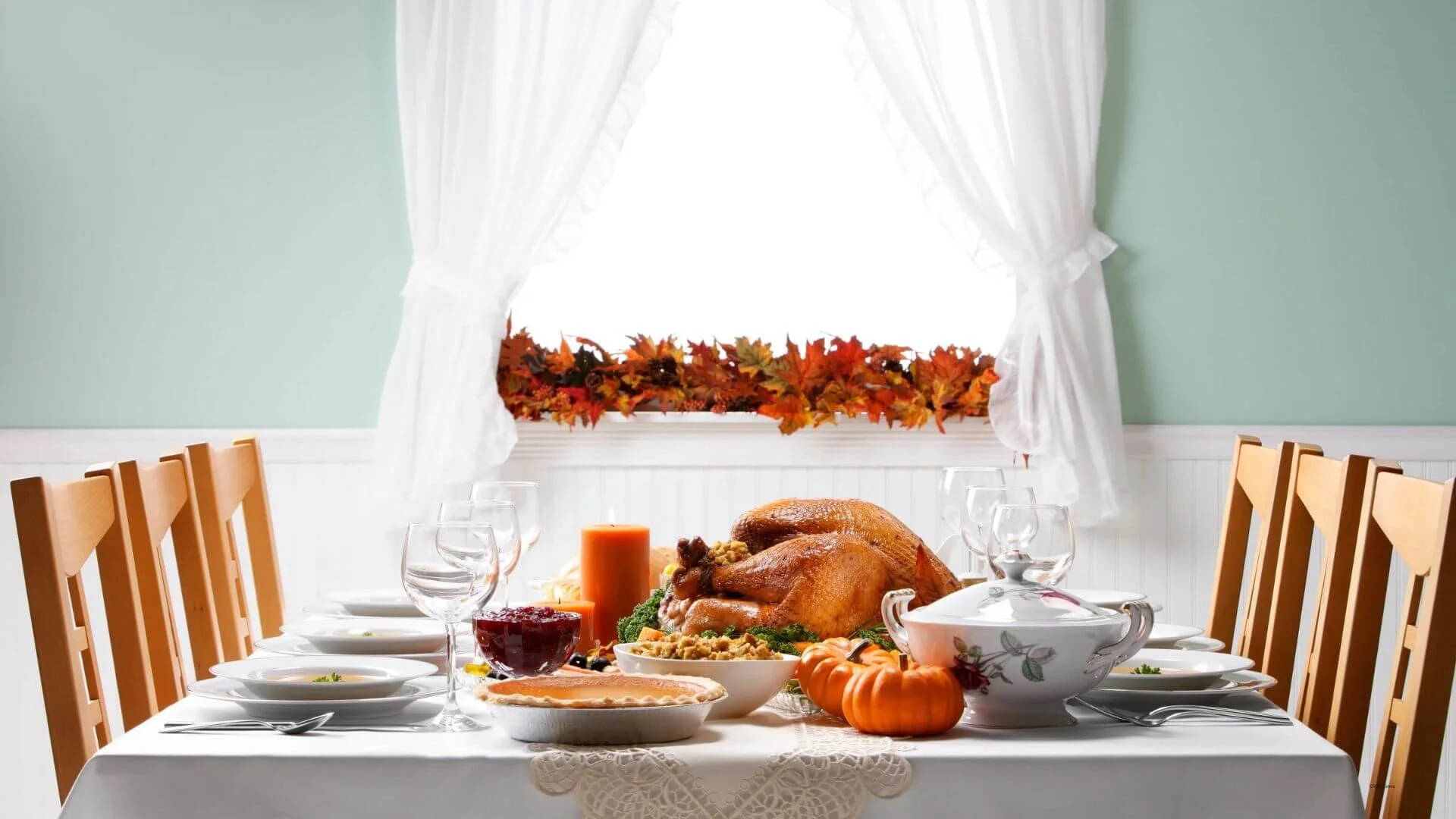 thanksgiving dining room table