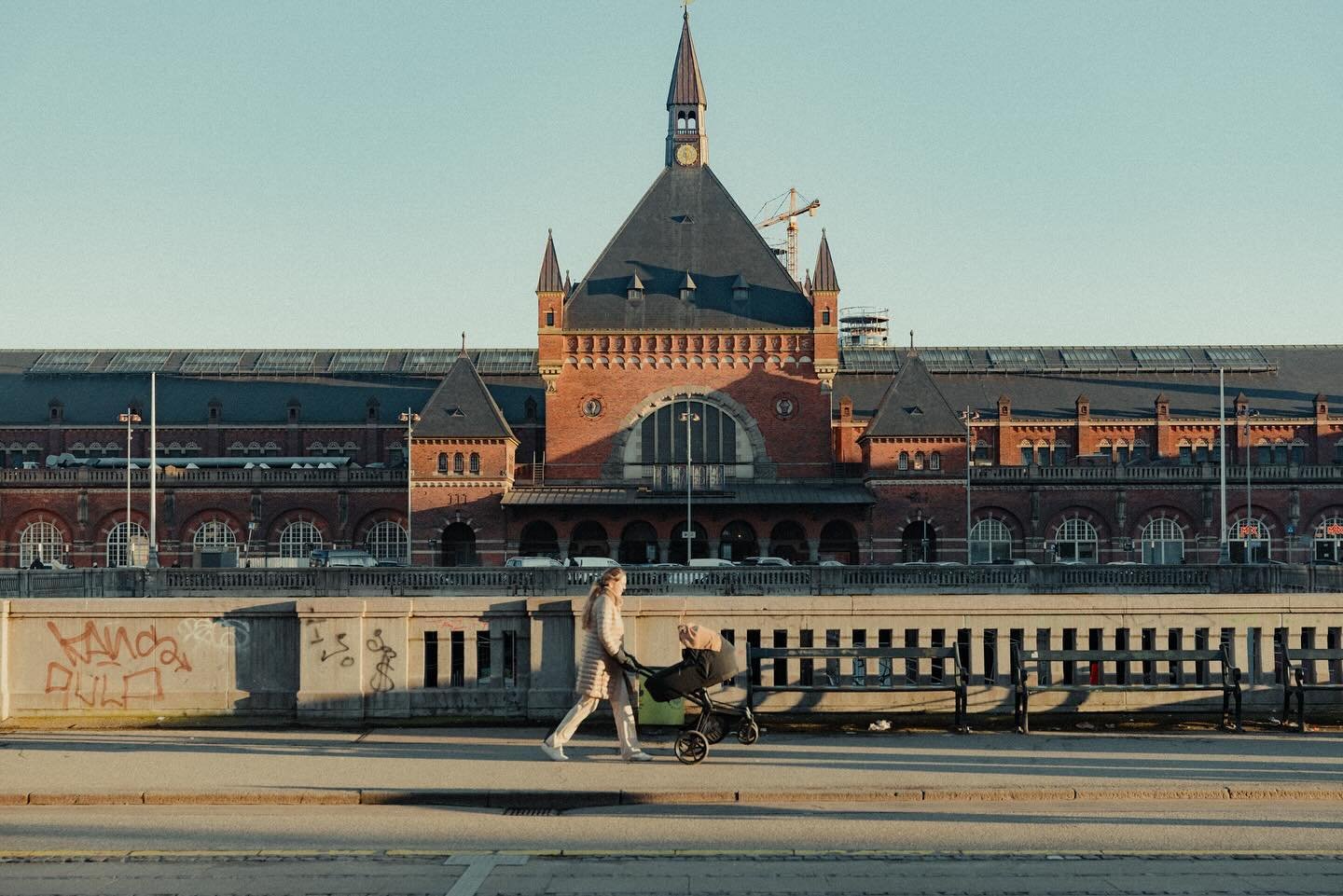 -
Stills from K&oslash;benhavn 🇩🇰
-
Edited with my 2024 cinematic Lr preset 'Golden Ginza'. 🎞️
-
👉🏾 Lr PRESETS I ZINE I PORTFOLIO 📒
🌐 capital-shutter.com or link in bio. 💻
-