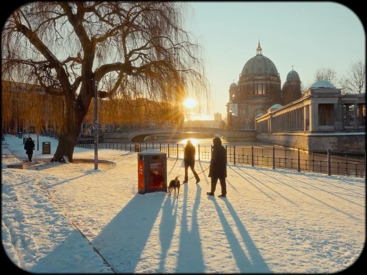 -
A freezing morning, with a golden end 🥶🐶
-
Catching sunrises during an icy winter morning is certain something I&lsquo;ll never get tired of: the soft orange glow, the calm streets &amp; a blanket of snow and ice that completely transforms Berlin