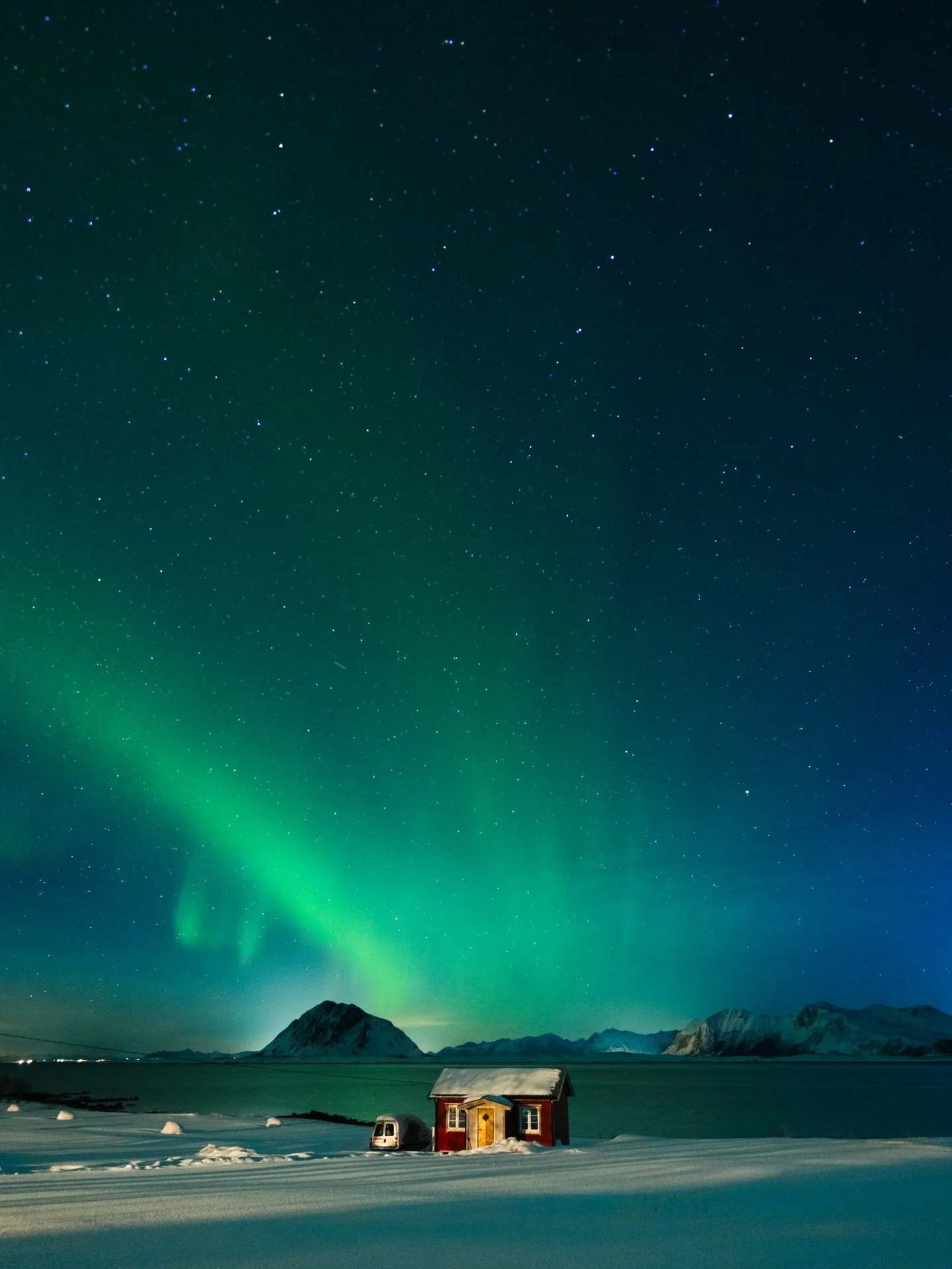 -
Complicated relationship 💚
-
Experiencing Northern Lights is sometging that I consider even after all these years as a massive privilege - it&rsquo;s one of these things which would make my younger self totally freak out. 😍😂

However, I also enj