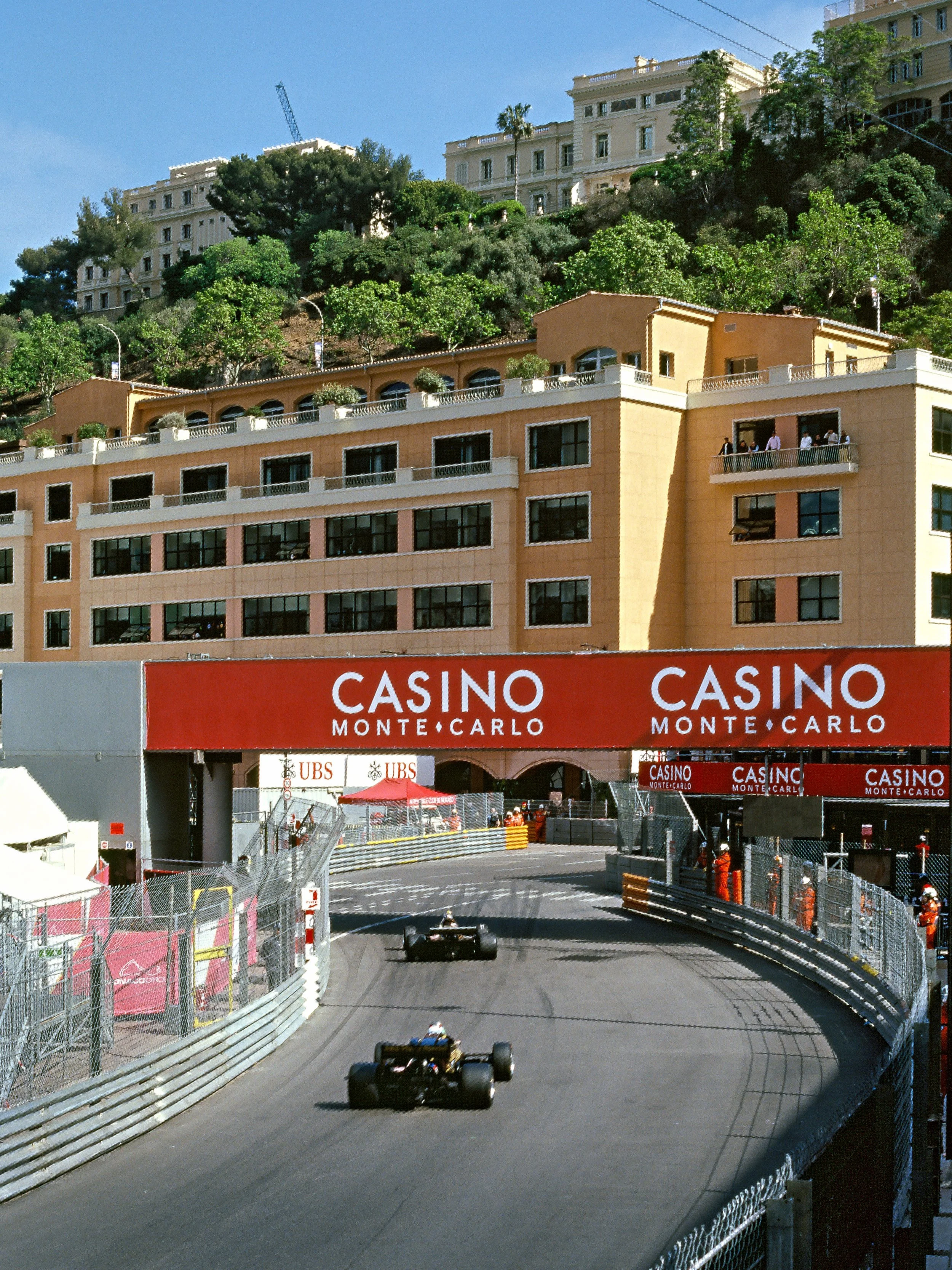 -
Ektachrome 100 x Monaco Historique 🎞🇲🇨🏁
-
Ever since I knew that I&rsquo;ll attend the Grand Prix, I knew that I have to document it on Ektachrome 100 film - simply because it&rsquo;s the closest living film stock to the legendary Kodachrome 64