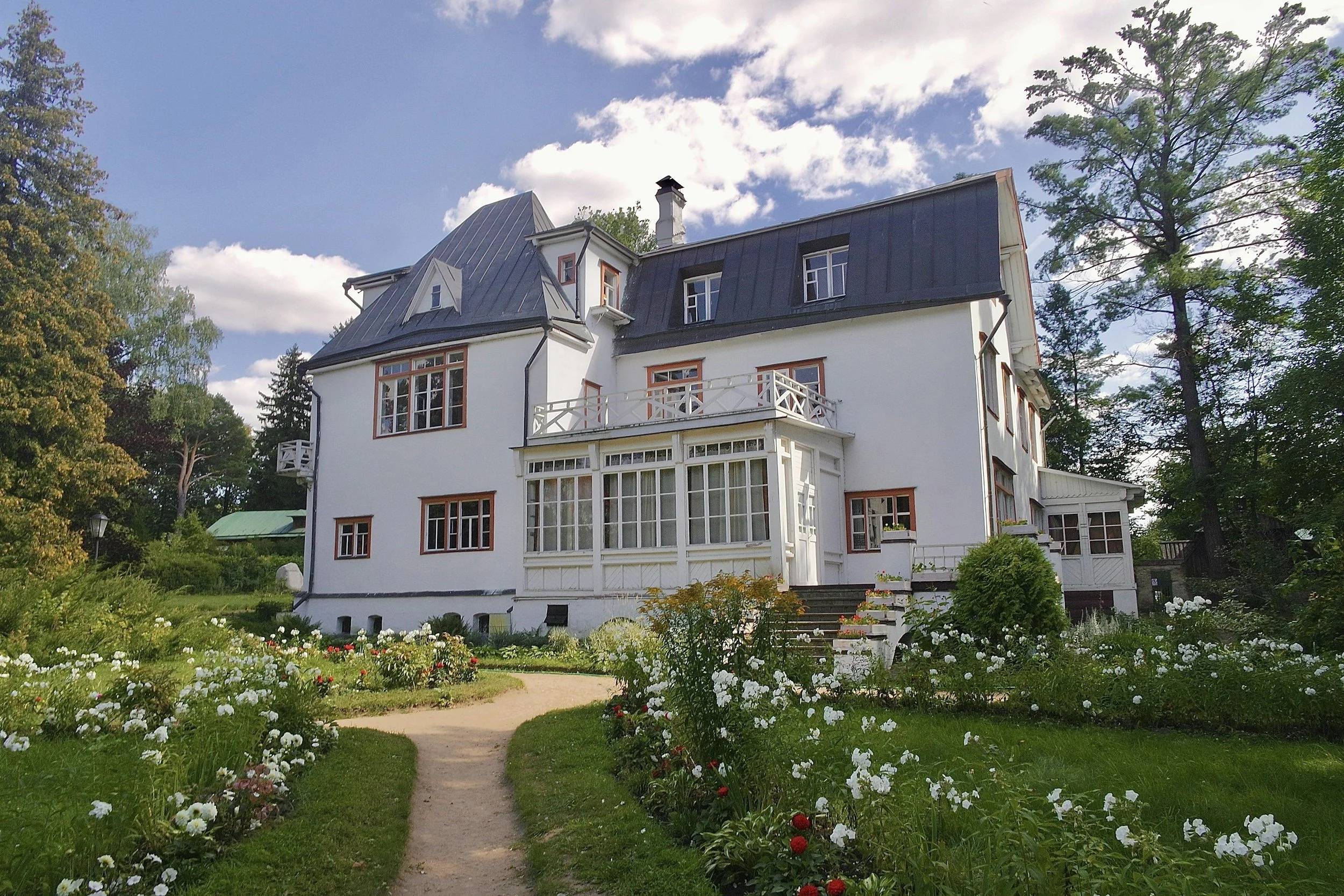 Beyond the Sale: How Estate Concierge Services Preserve Legacy