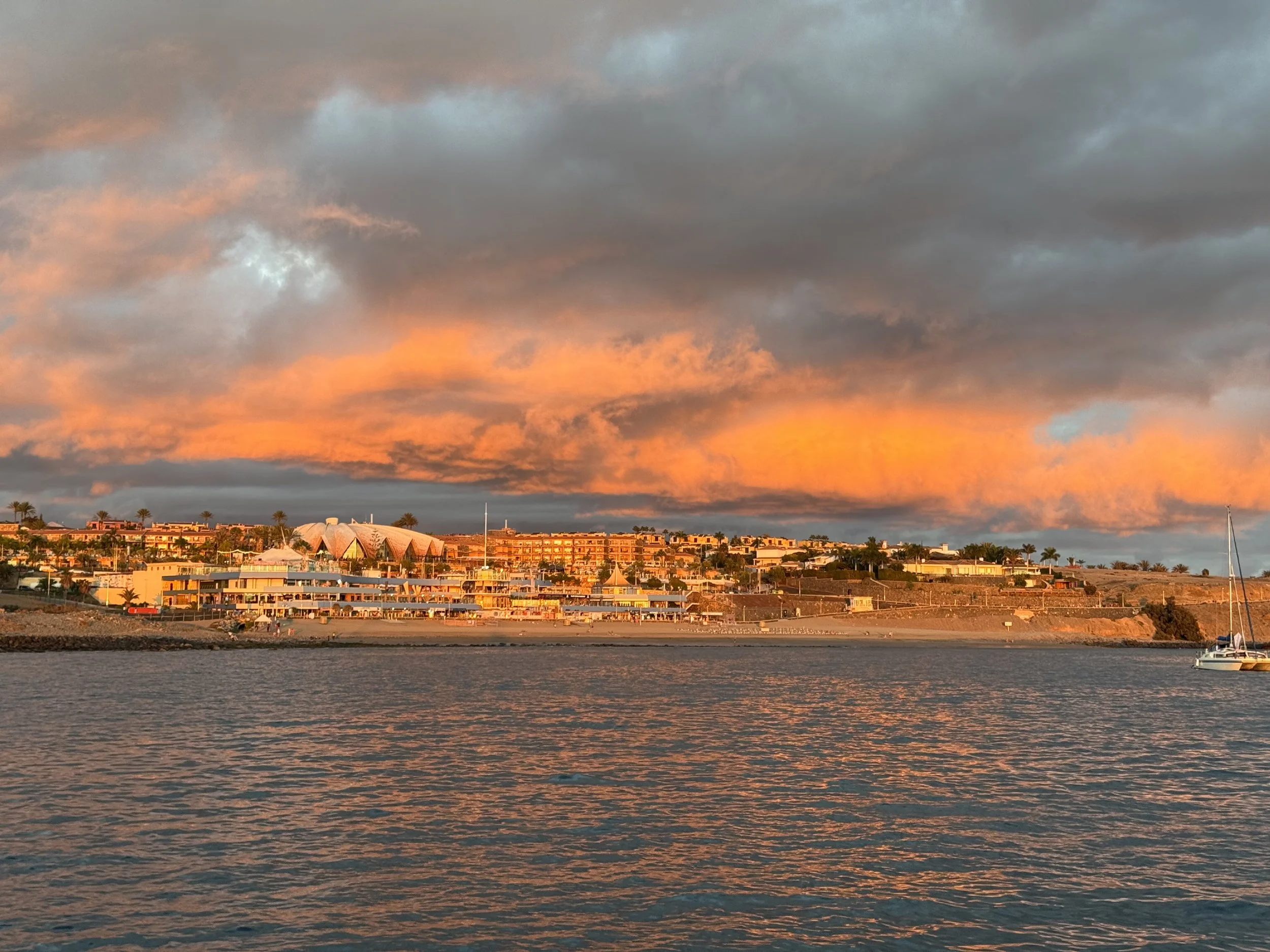S2.22 - Stuck, Pampered & Celebrating in Gran Canaria