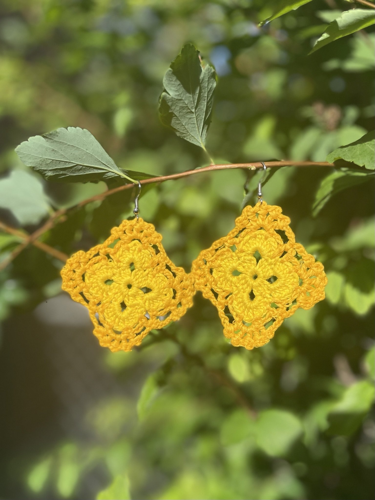 Aretes de Crochet Cuadrados Amarillos (1).jpeg