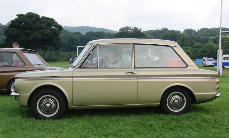 Chamois Sport (Cosmetic Facelift) showing no door badge and changed side flash