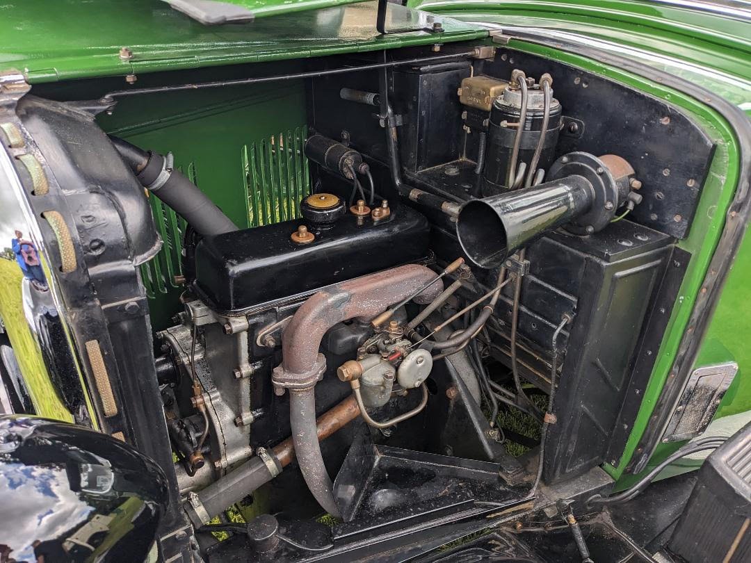 1931 Junior 4 Door Saloon - engine compartment nearside