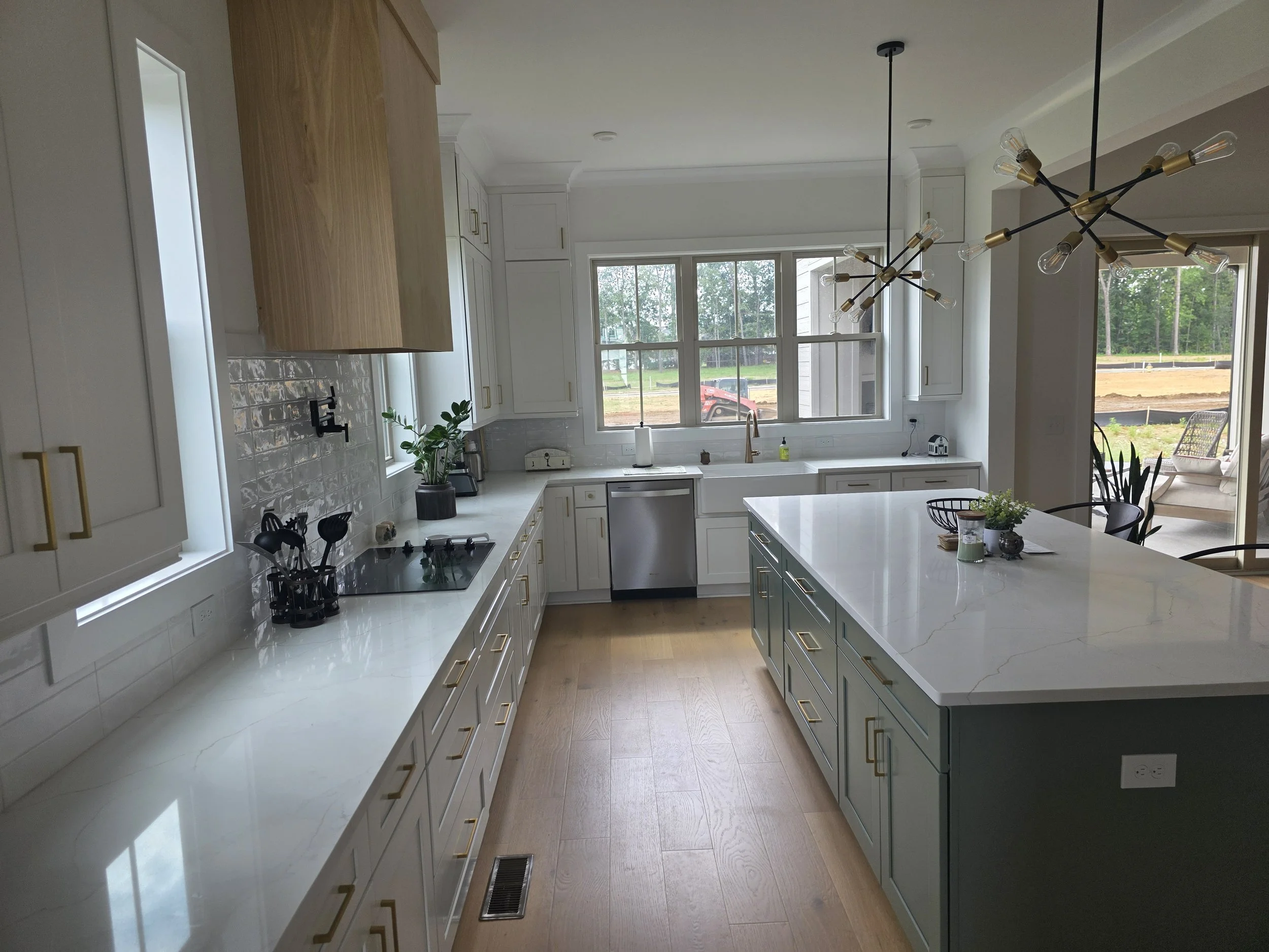 White Shaker Perimeter/ Sage Green Island/ Colorado Quartz