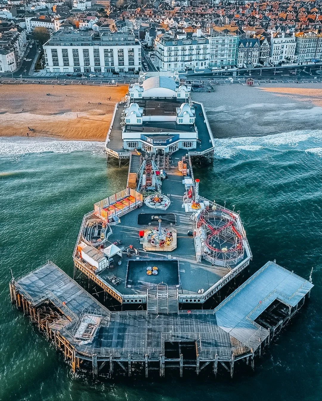 📸 Portsmouth &mdash; my favourite recent shots from home.
From the coastline to the colours of the city, Portsmouth always gives something new to capture. These are a few of my favourite moments from the last few weeks &mdash; calm evenings, reflect