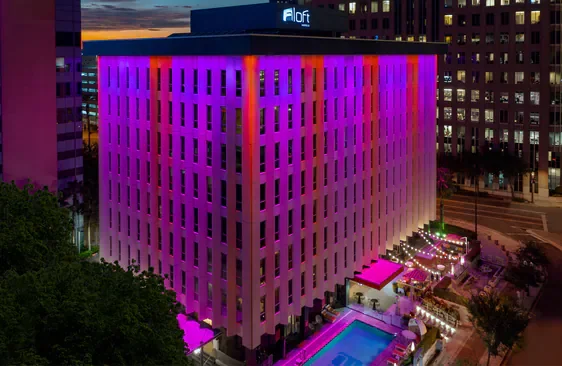 Looking to save on cost while still being close to Orlando nightlife? Aloft Orlando Downtown is a strong option for AVE guests who want a modern stay in the heart of Downtown Orlando. It gives students and travelers easy access to restaurants, bars, 