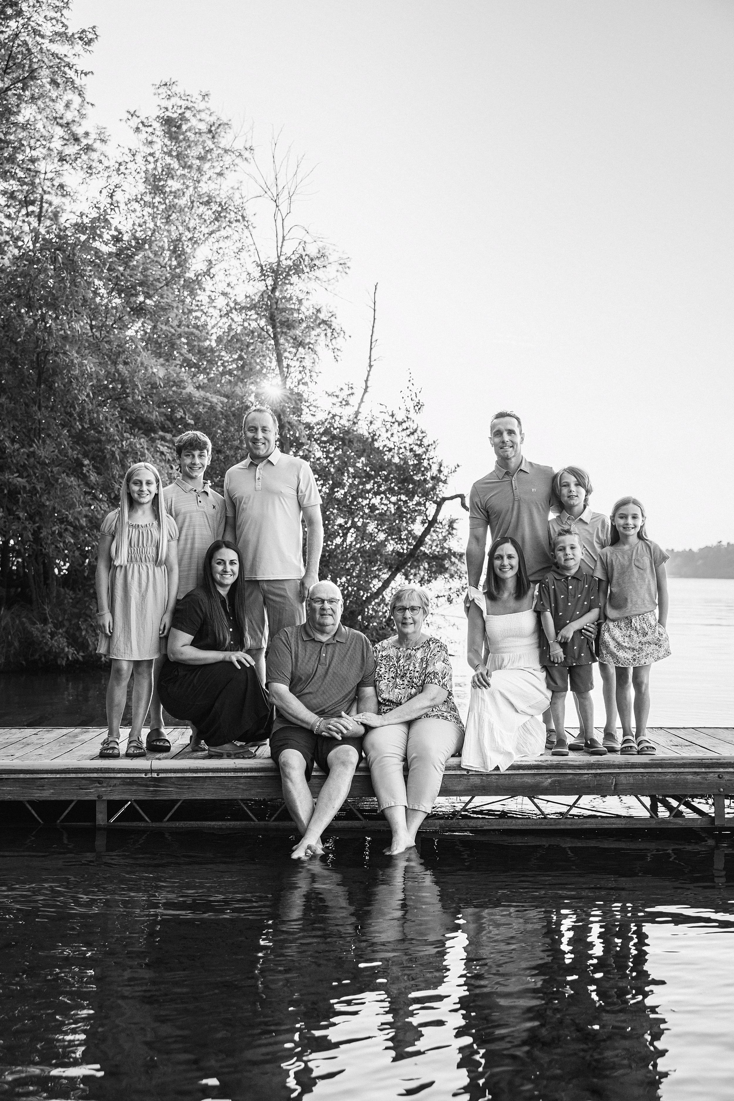 Lake-Session-Nisswa-MN-Extended-Family-Session_RAU-PHOTO.jpg