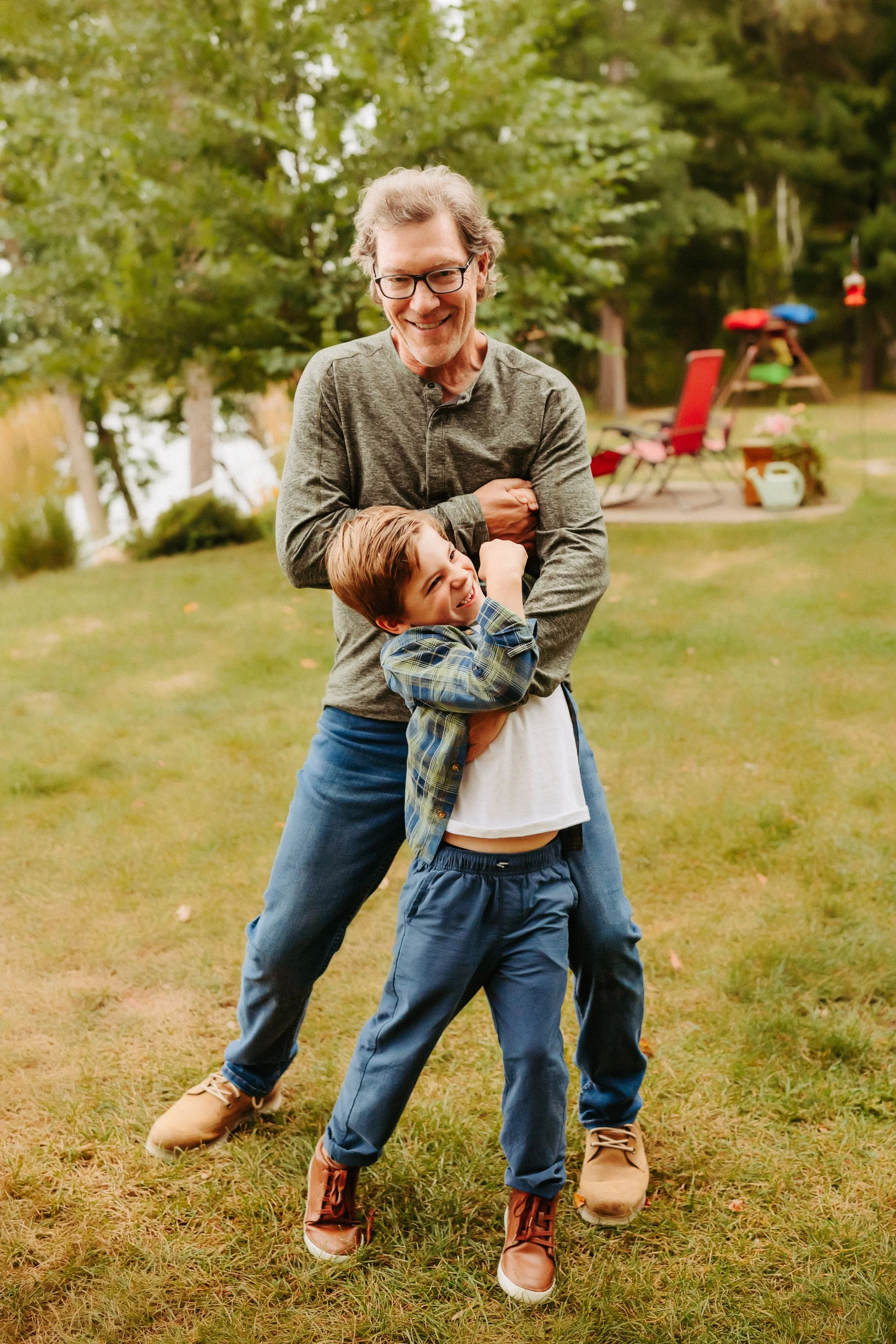 Extended-Family-Grandpa-Grandson-Cabin-Pequot-Lakes-MN_RAU-PHOTO.jpg