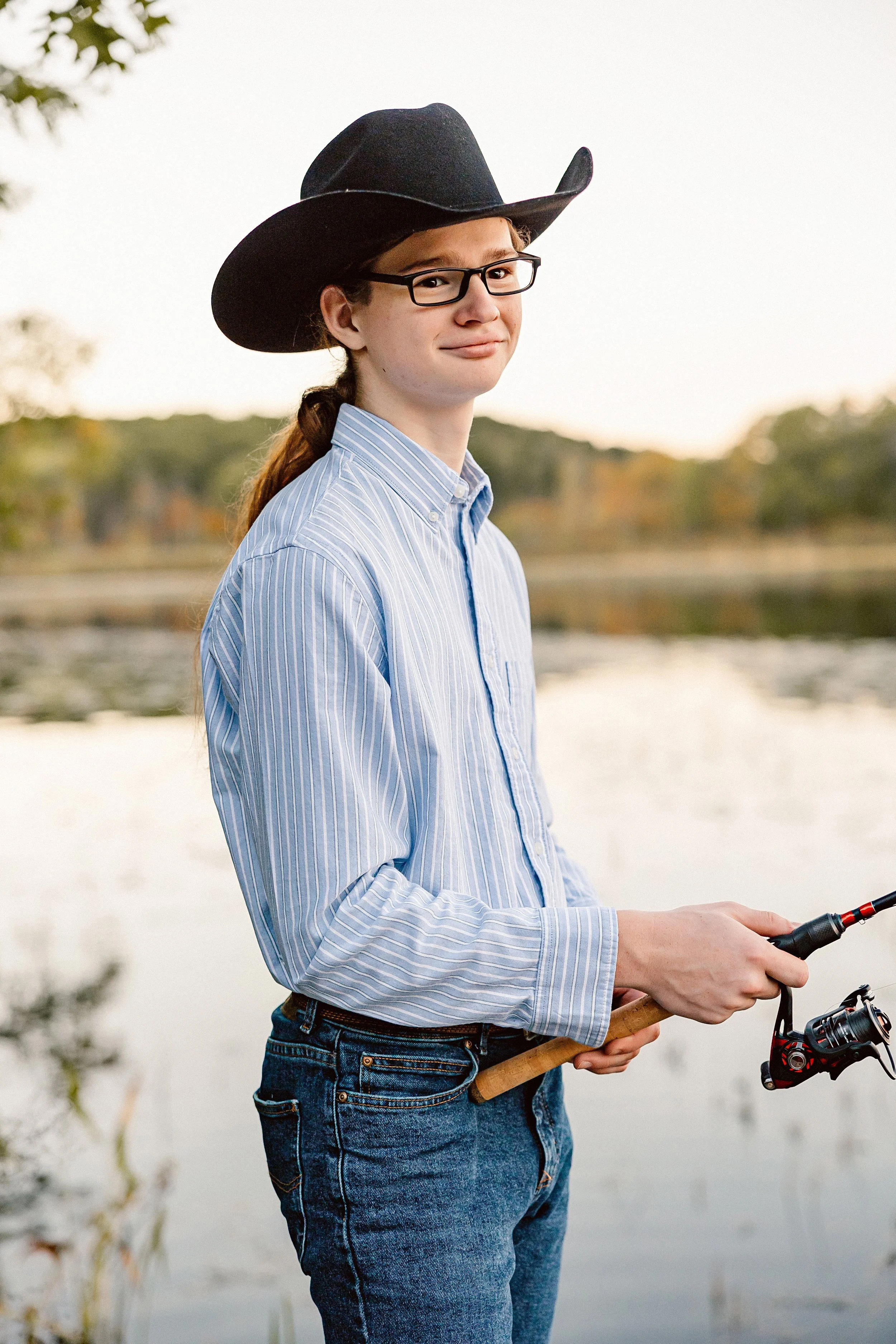 Aitkin-Senior-Boy-Fishing-Cowboy-Minnesota-Photographer-RAU-PHOTO.jpg