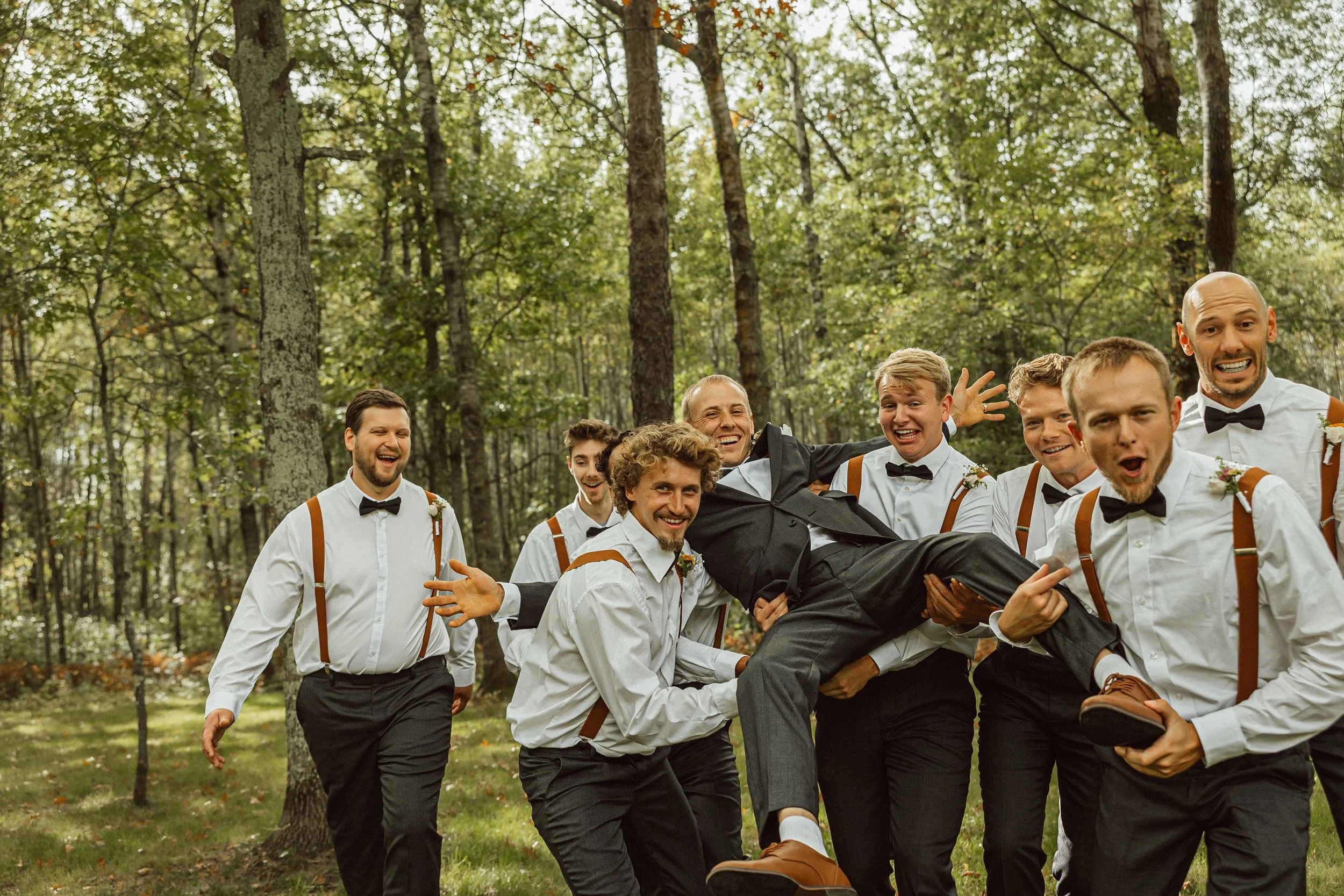 Pequot-Lakes-Minnesota-Backyard-Wedding-Groomsmen_RAU-PHOTO.jpg