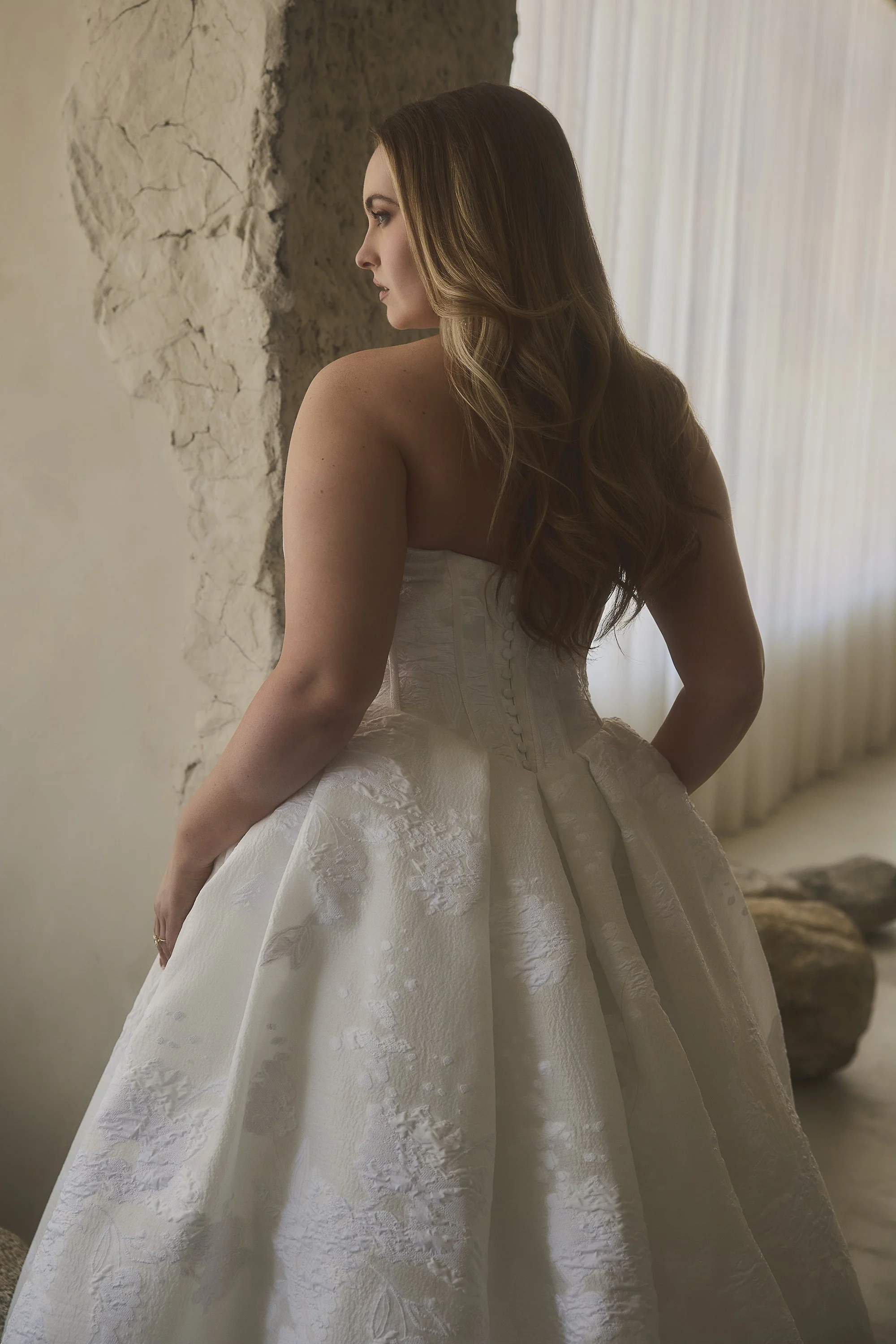 2640C Guinevere Back Close Web.jpg