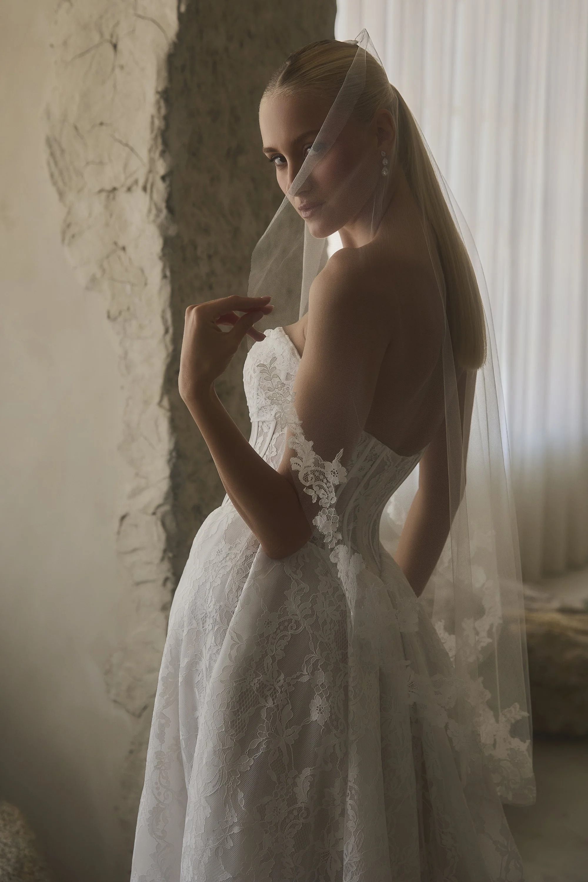 2638V Bennet Veil Back Web.jpg