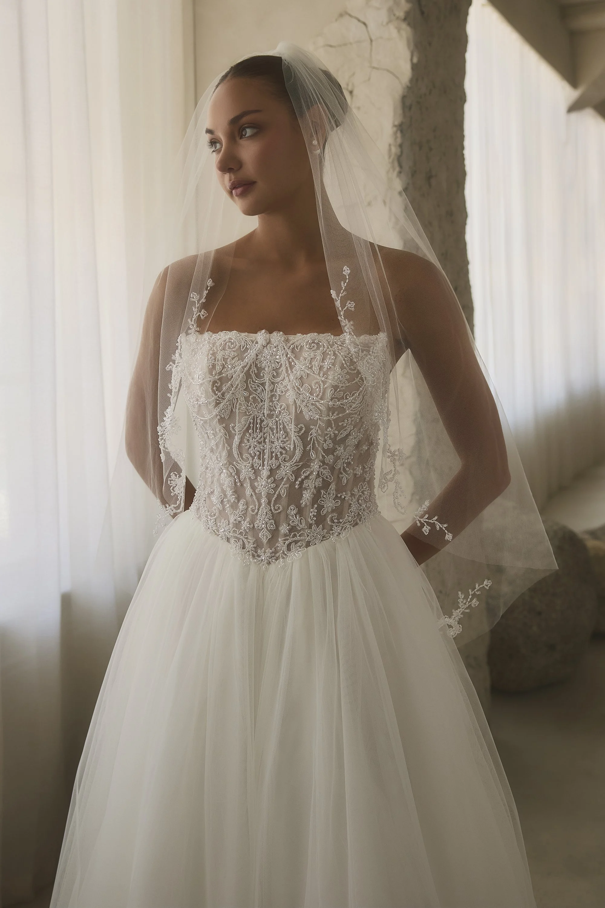 2622V Antonella Veil Front Web.jpg