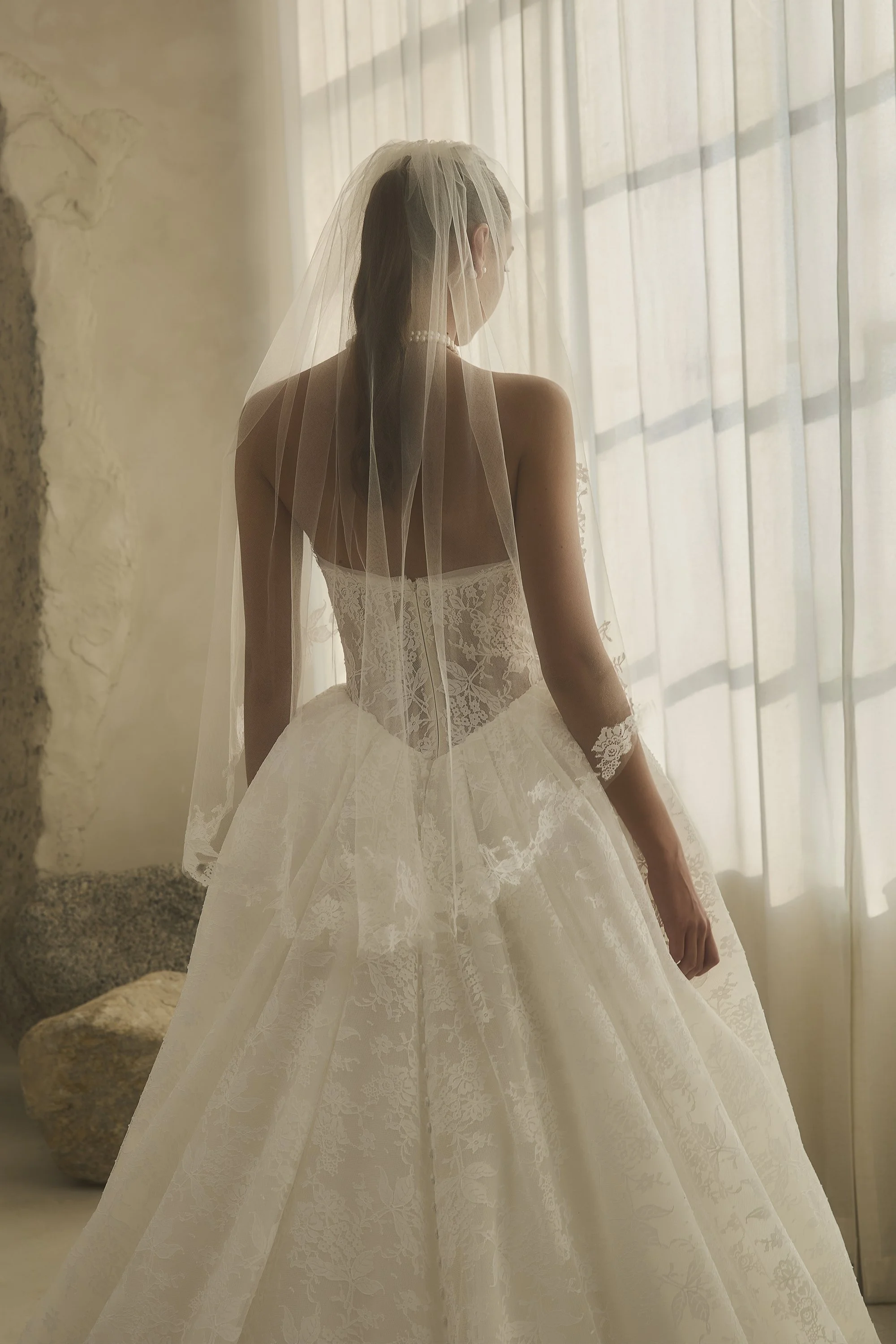 2625V Polina Veil Back Web.jpg