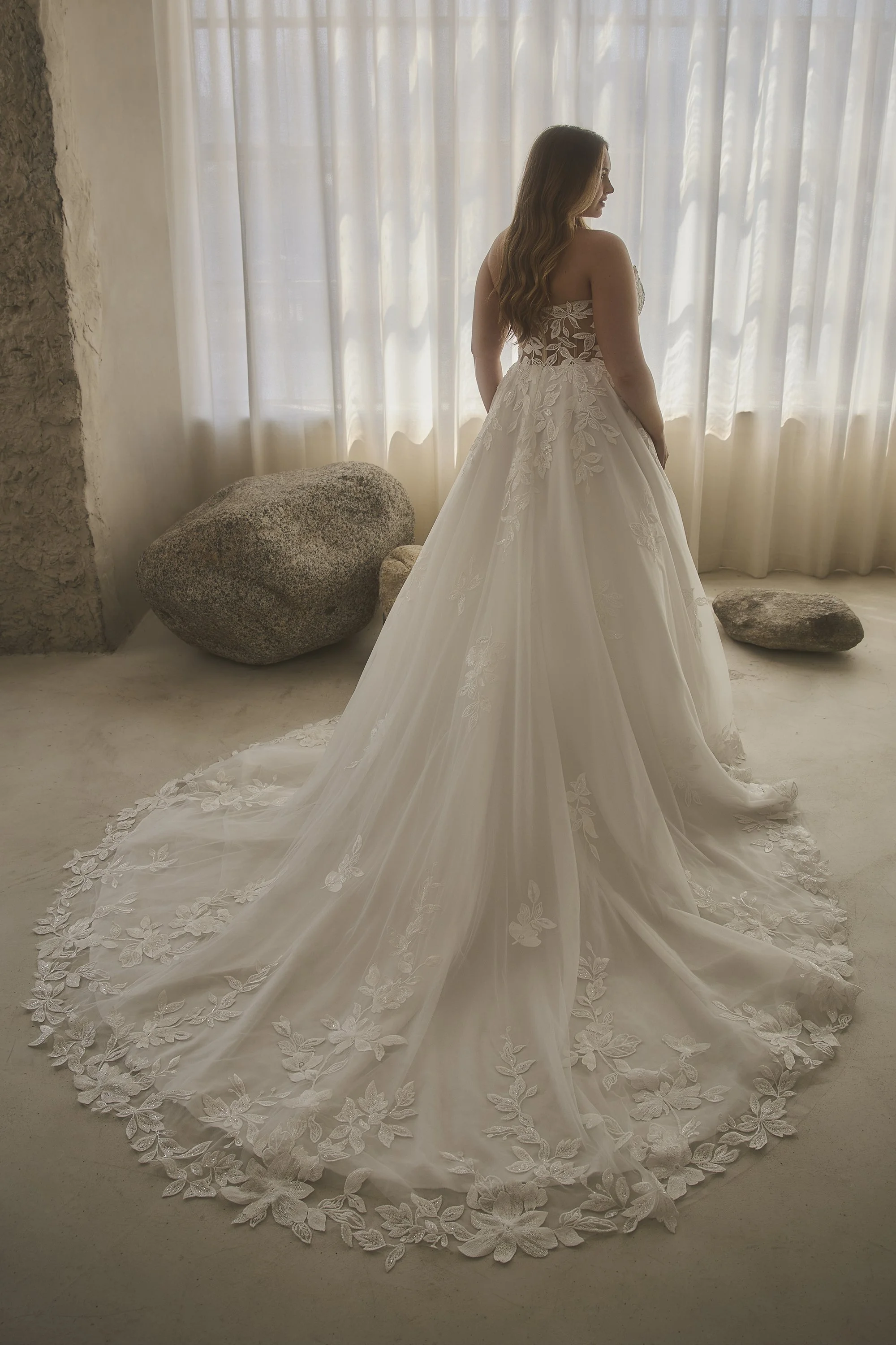 2627C Elsbeth Back Web.jpg