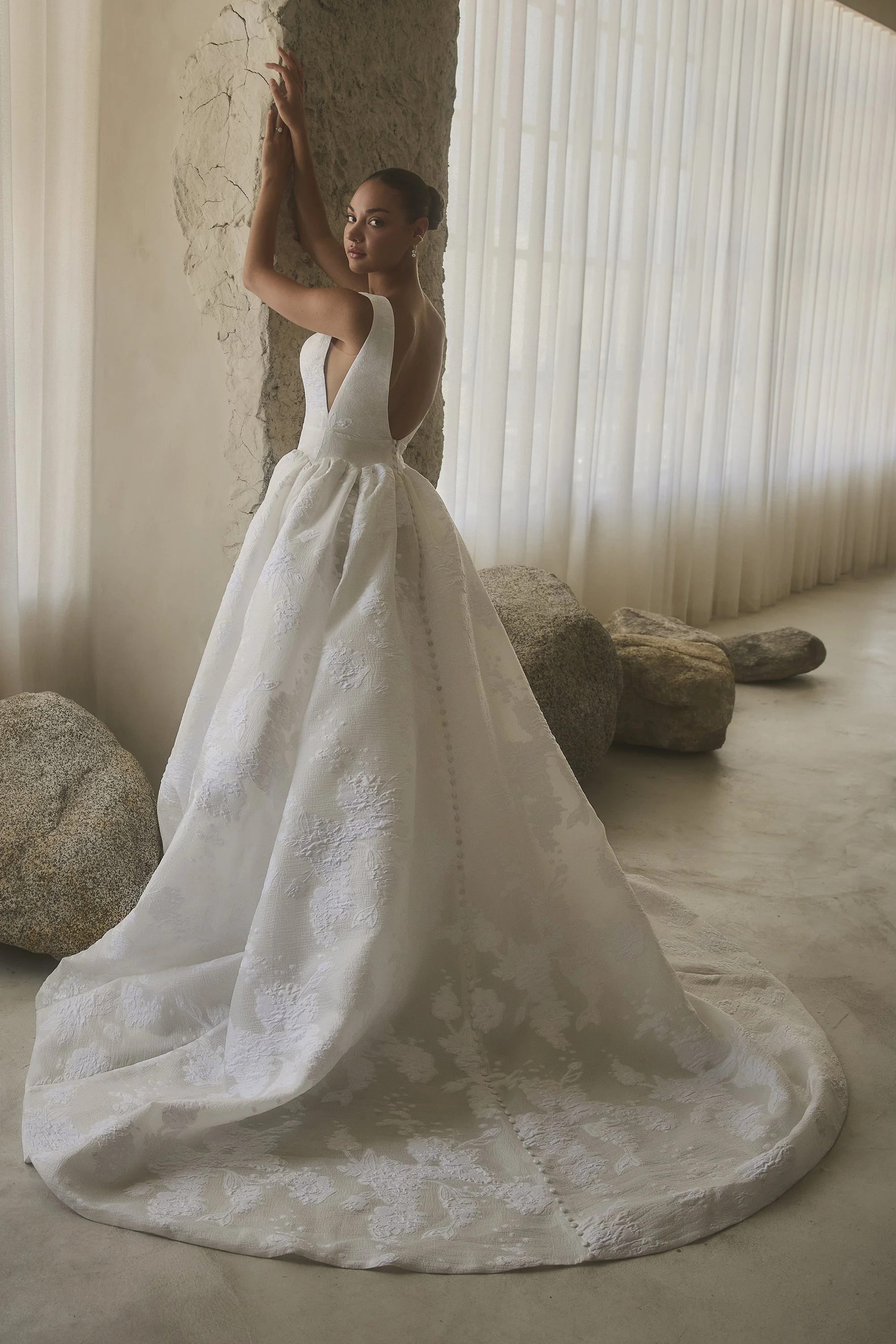 2633 Mariana Back Web.jpg