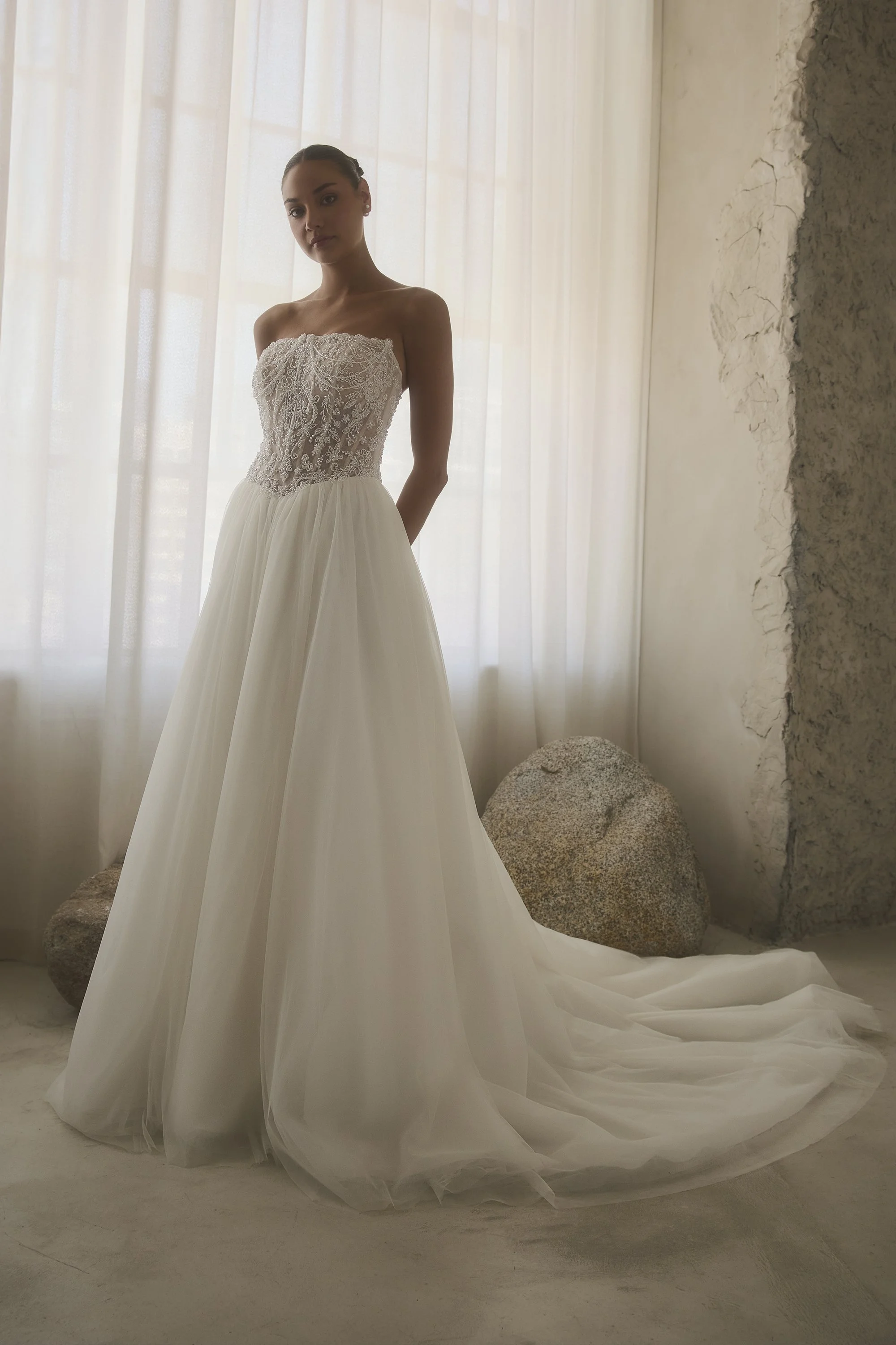 2622 Antonella Front Web.jpg