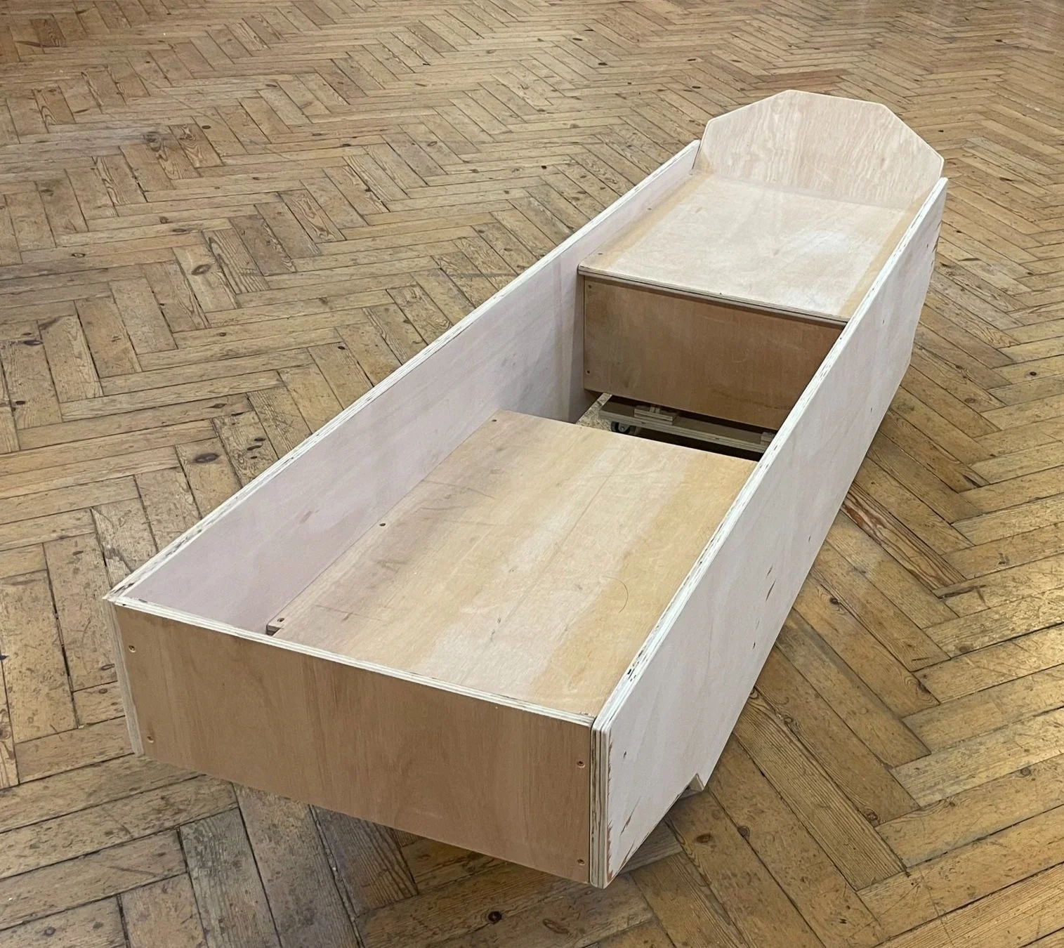 Rocking and rolling boat for The Farmer, The Wolf, The Goat And The Cabbage - S4K International