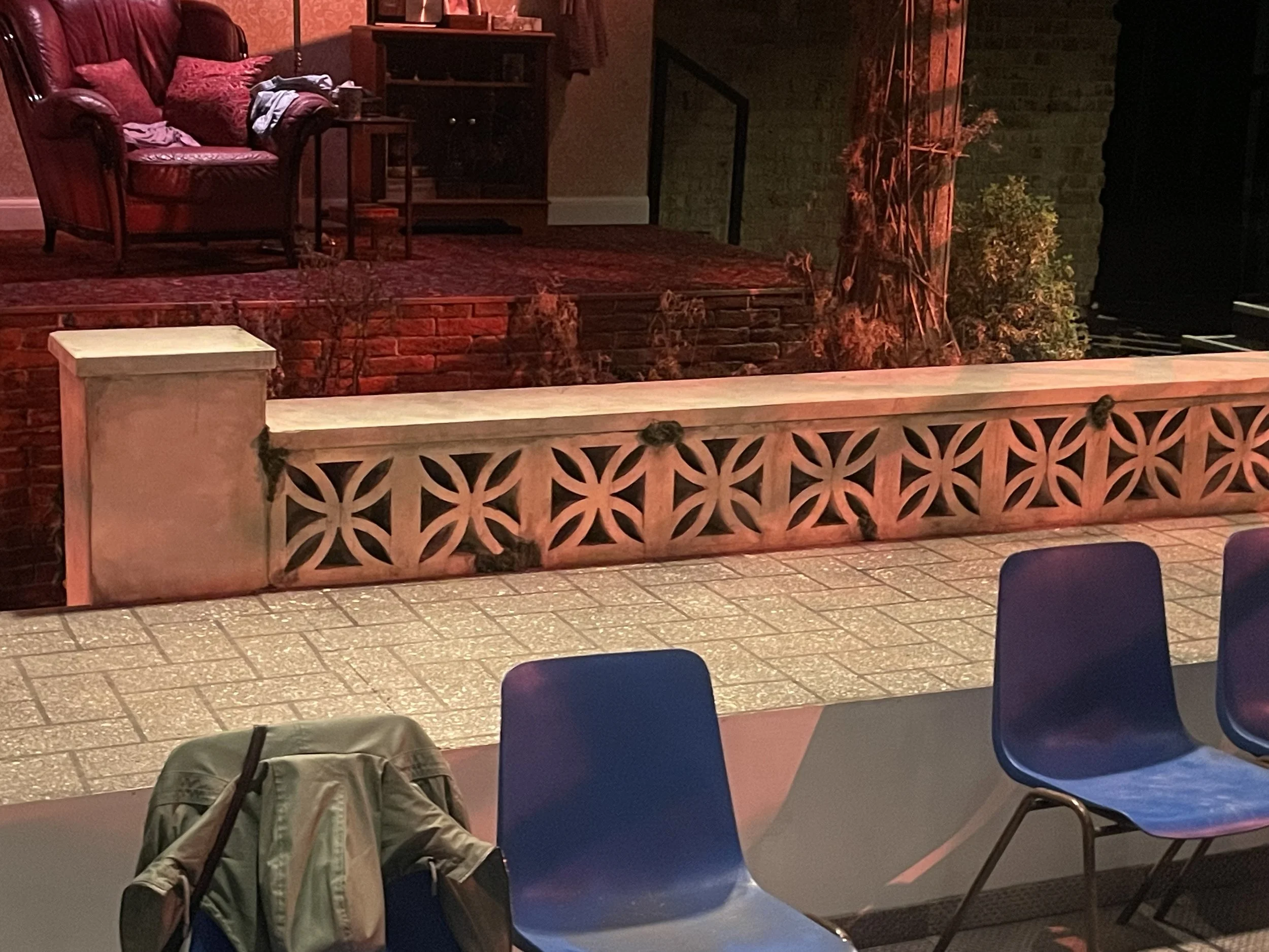 Faux concrete garden wall - Sweetmeats - Bush Theatre