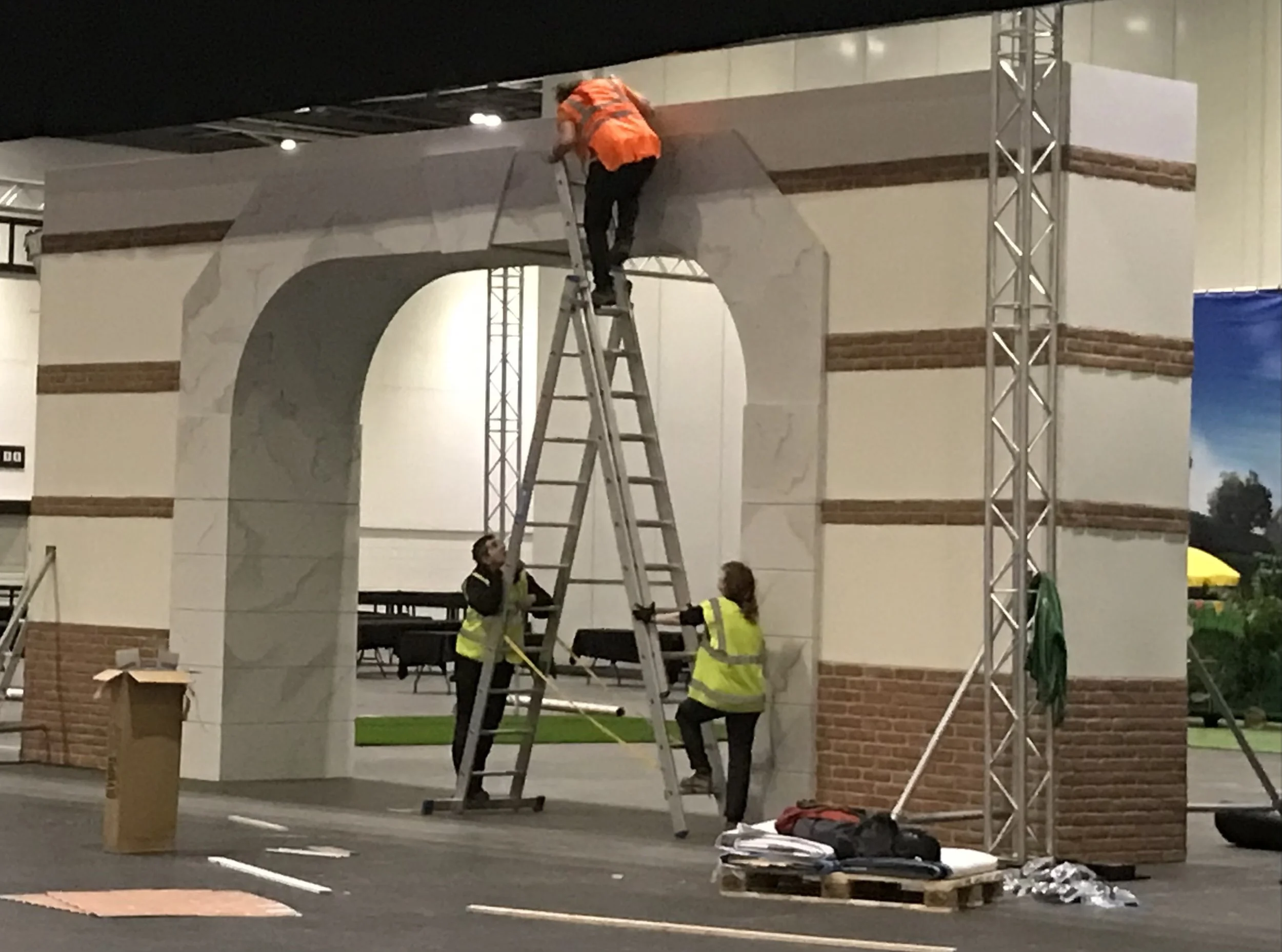 Build entrance arch.jpeg