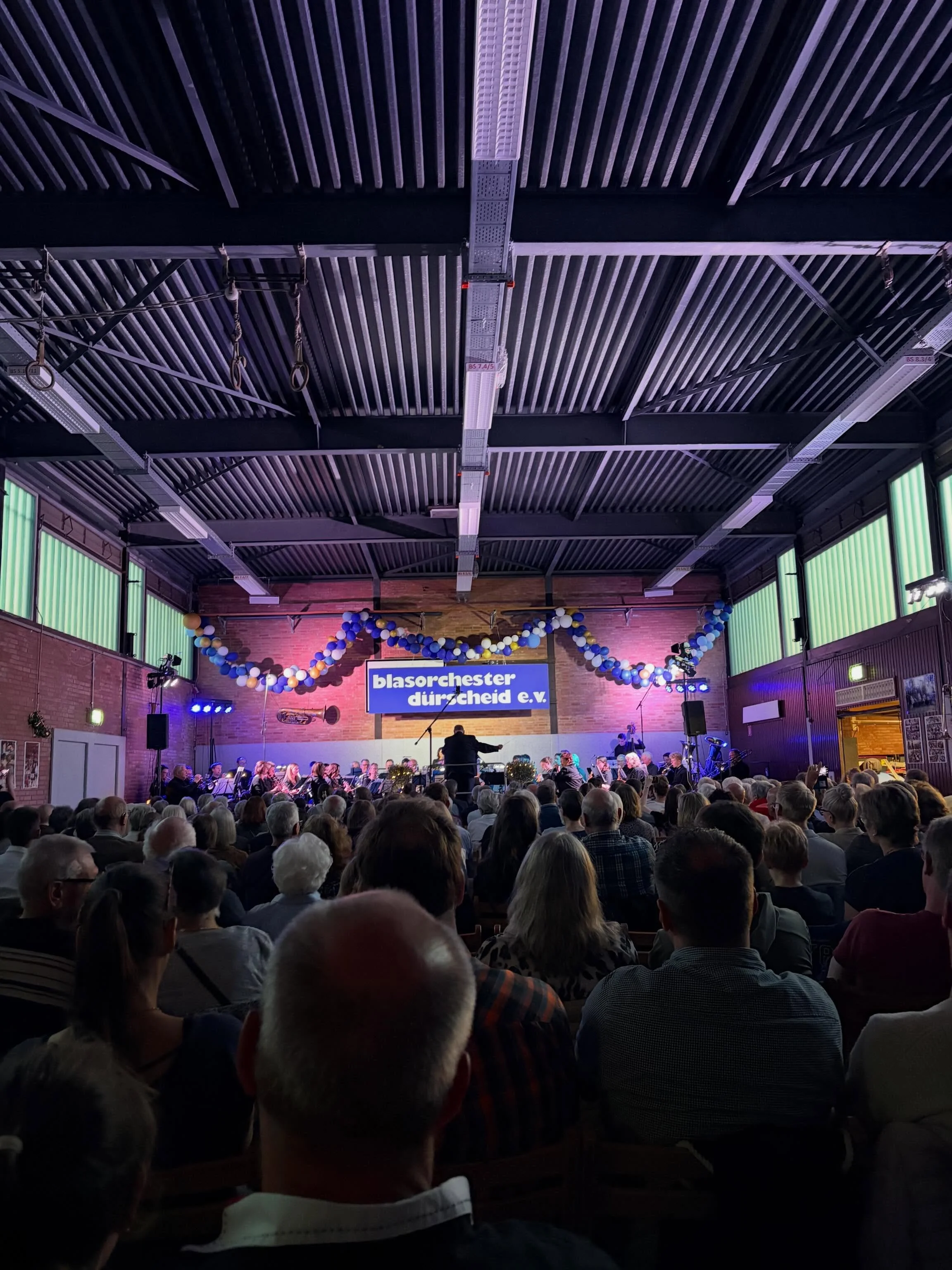 Gestern waren wir zu Gast beim 75 Jubil&auml;um des @blasorchesterduerscheid . Mit einem wunderbaren Programm wurden wir durch den Abend gef&uuml;hrt und erlebten sch&ouml;ne musikalische H&ouml;hepunkte. Herzlichen Gl&uuml;ckwunsch zu Euerem Jubil&a