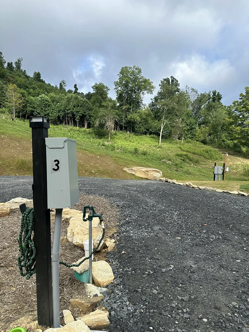 site3.powerpole.jpg