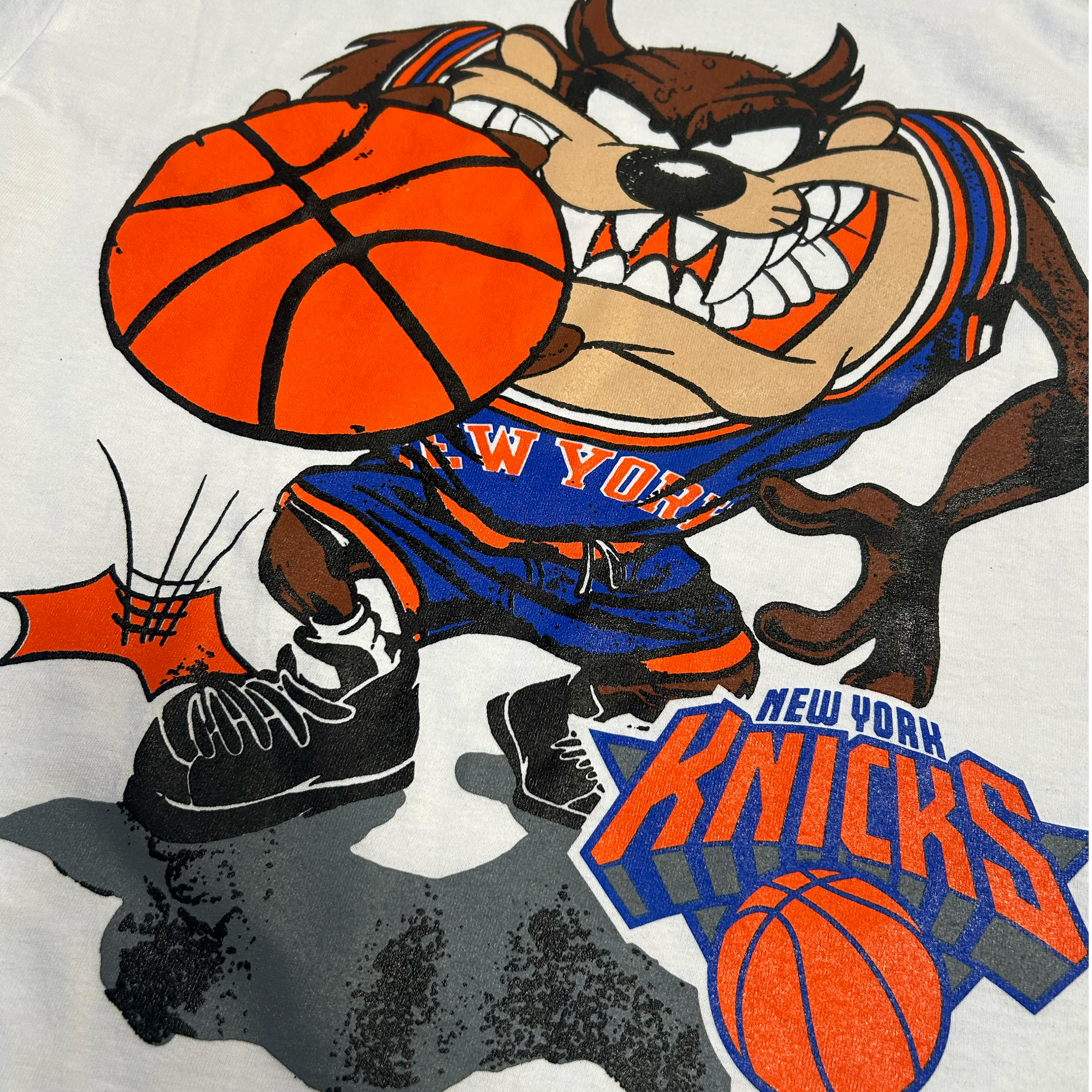 KNICK-FINALS-FRONT-DETAIL.png