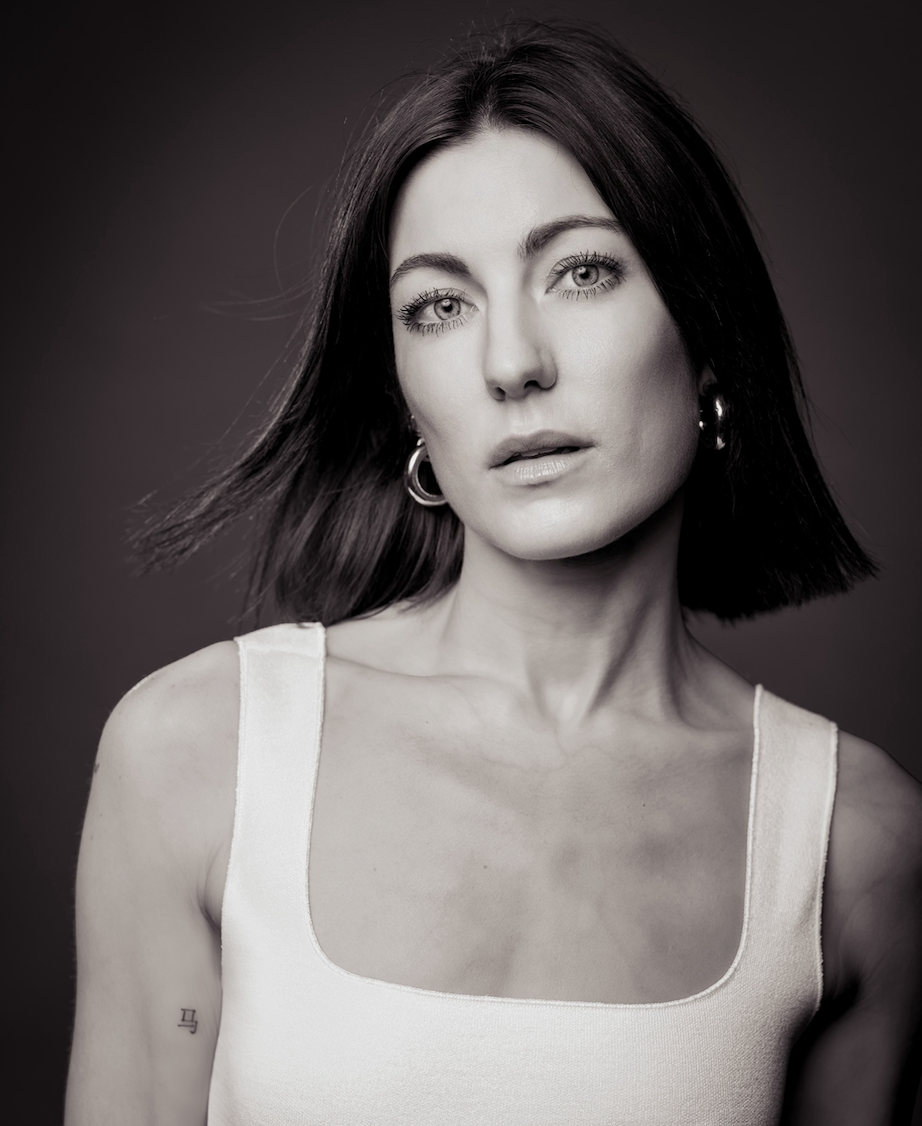 Freelance fashion and travel copywriter headshot