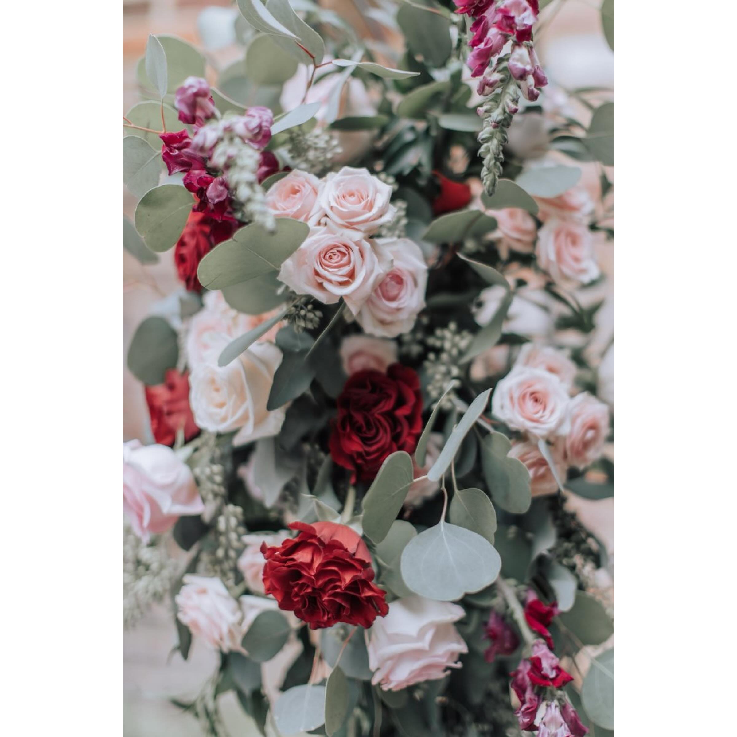 Love In Full Bloom🪷 

#floralfairytale #bridalblooms #weddingflowersinspiration #virginiaweddingphotos #alexandriaweddingphotographer #dcweddingphotography