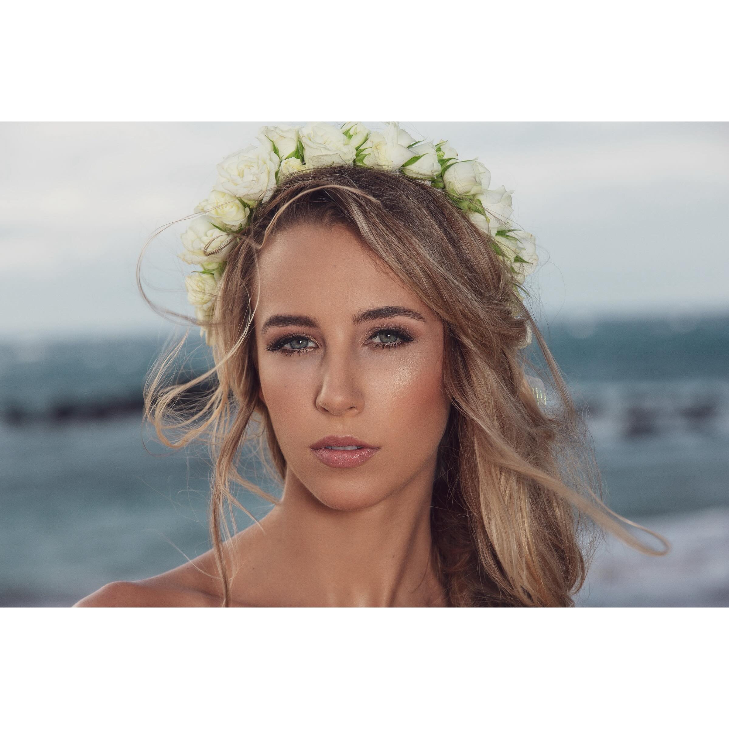 Glowing Bride To Be ✨

#bridalportrait #bridalflowercrown #bridalmakeup #mauiweddings #mauiweddingphotographer #hawaiiweddingphotography #destinationweddingphotographerfrance