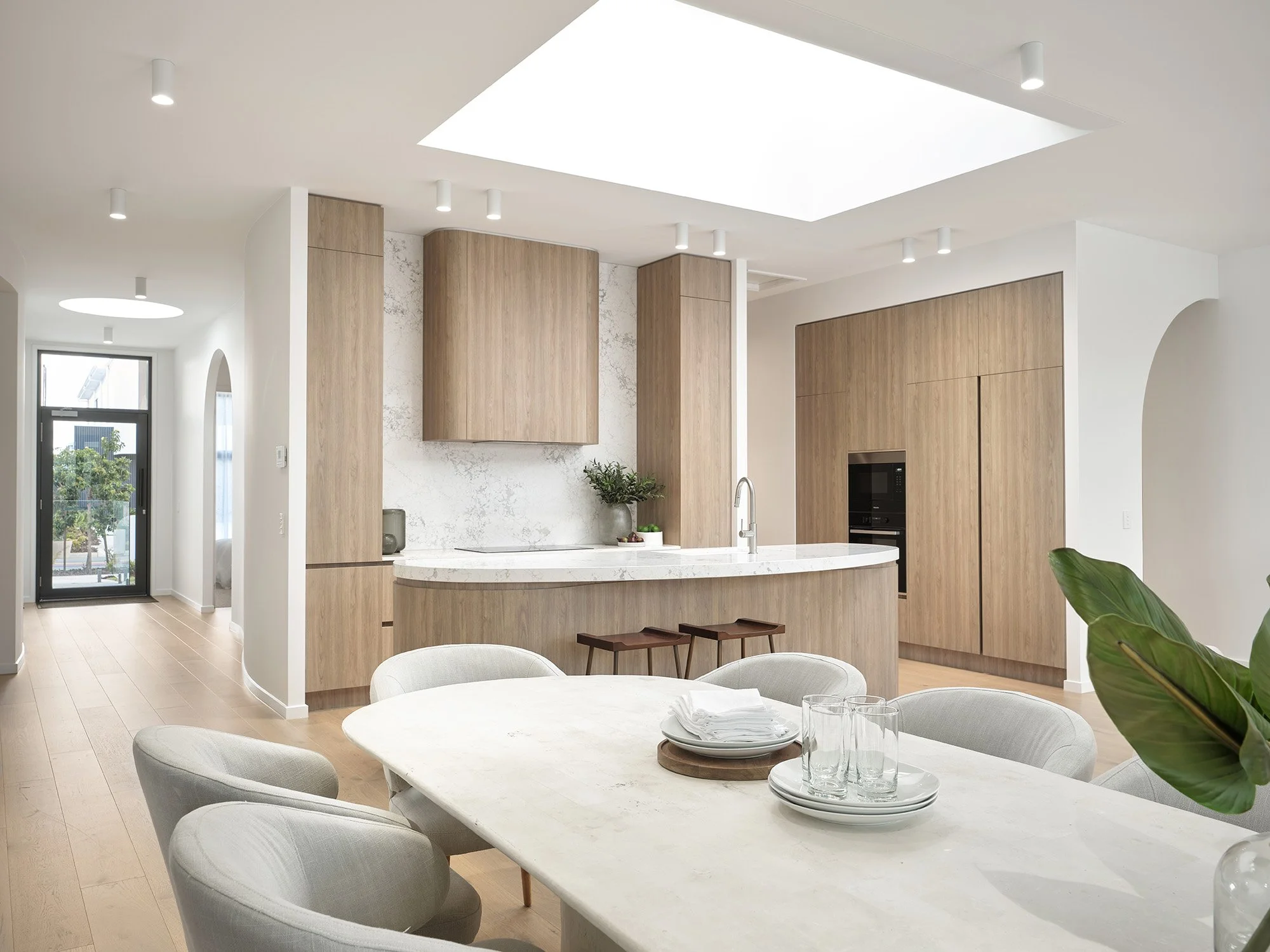 aurora-bells-creek-dining-kitchen-entry.jpg