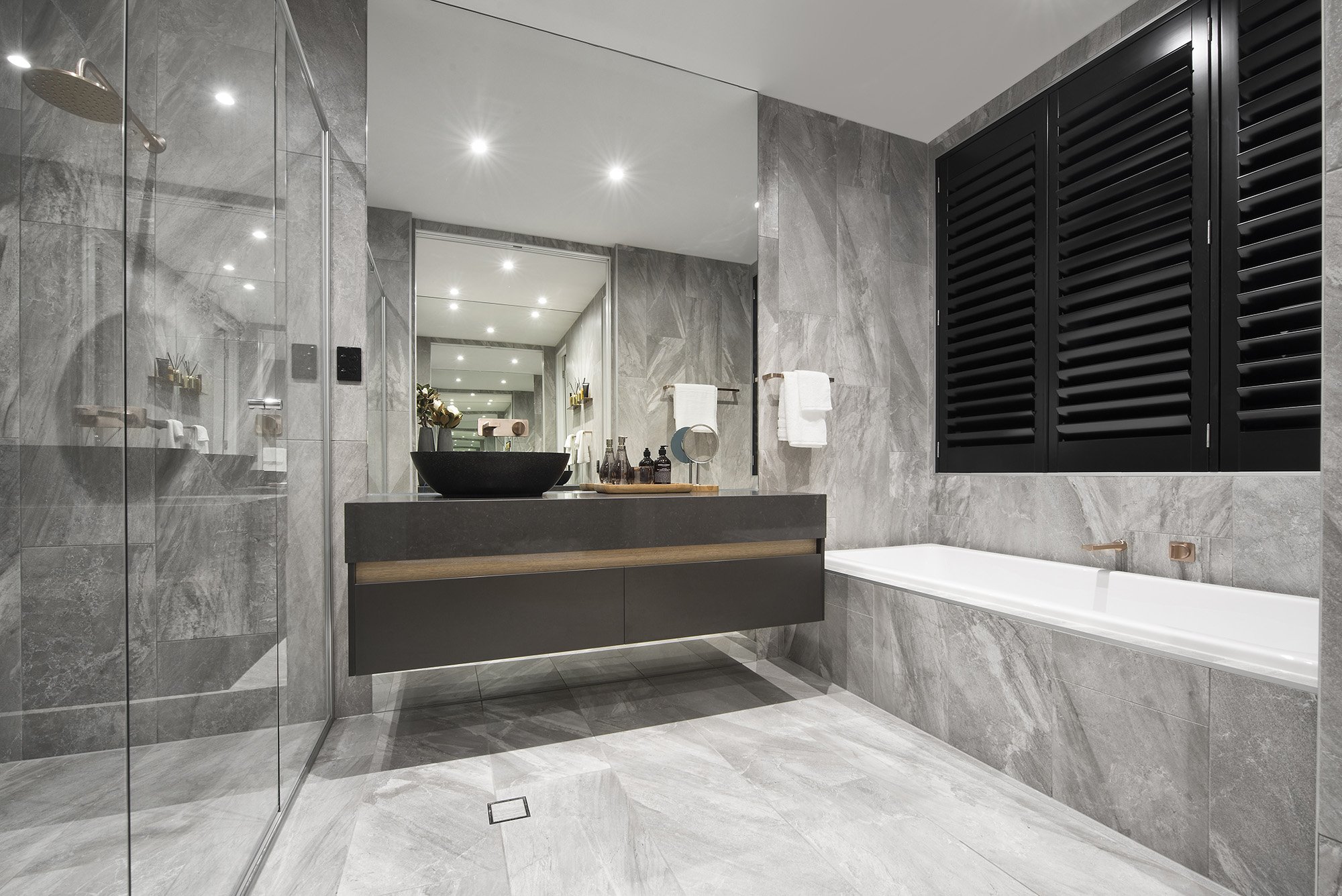 13. Stylemaster  Icona Main Bathroom_72ppi.jpg