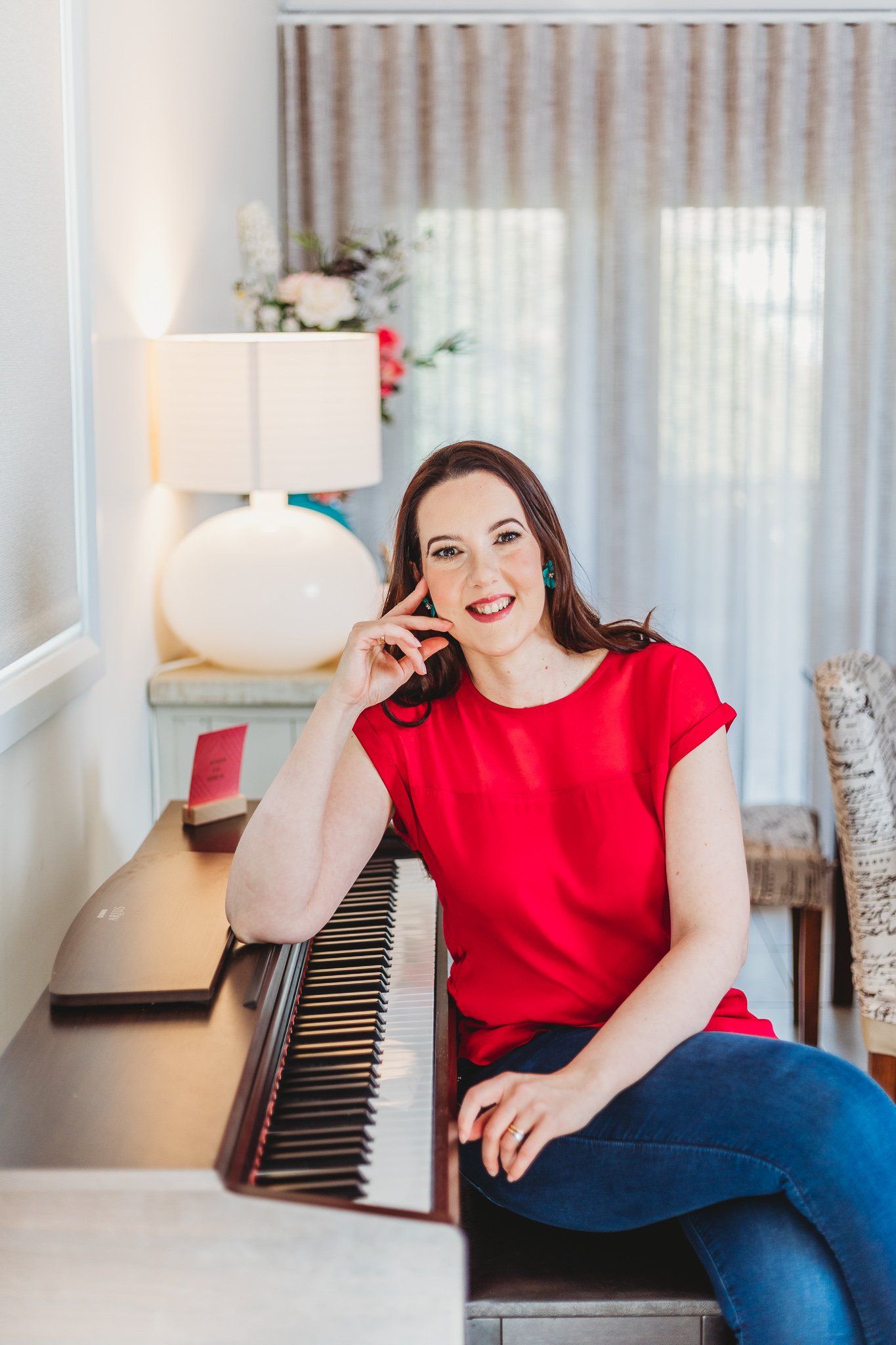 Branding photographer - woman sits at piano
