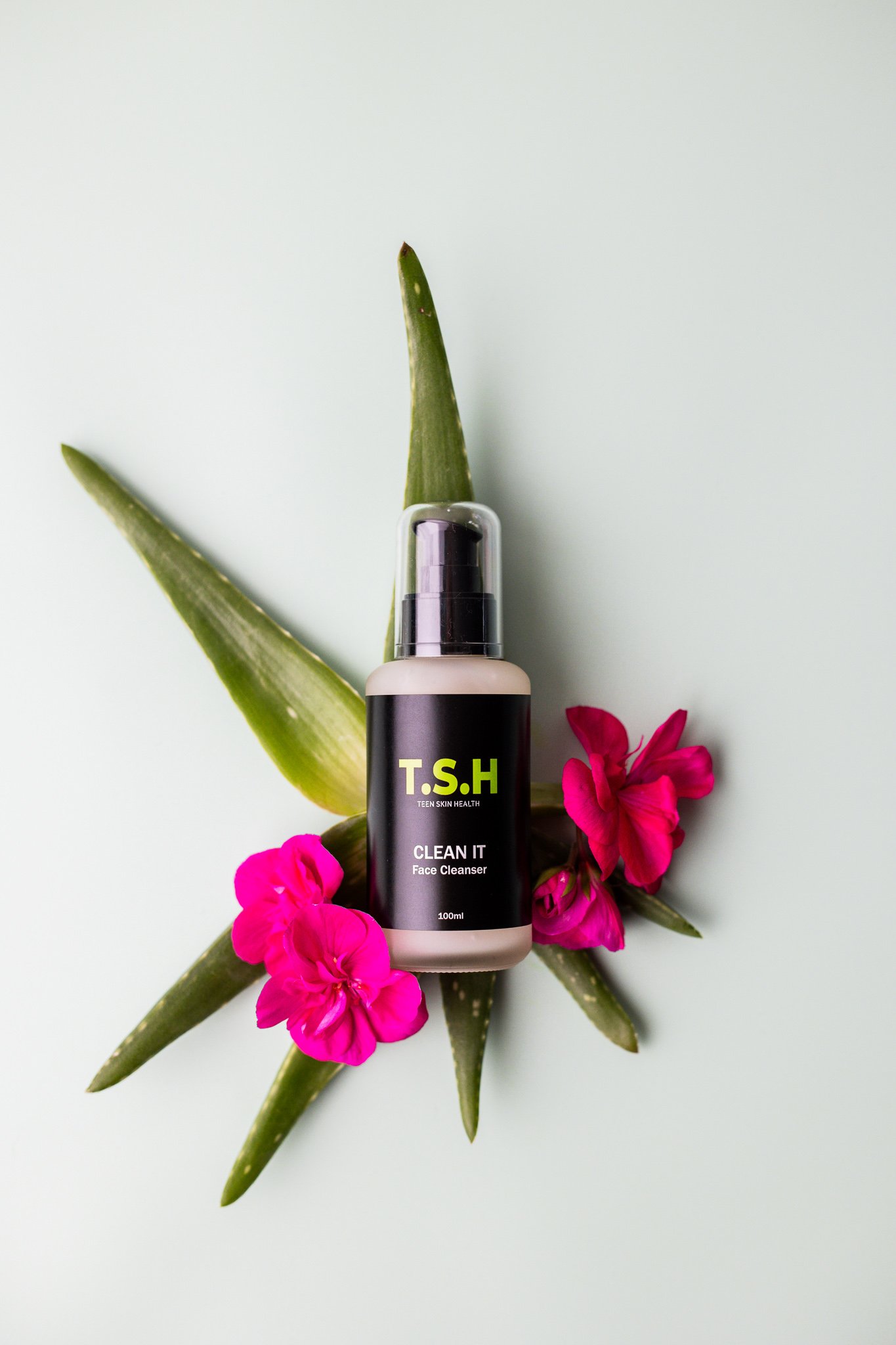 Canberra product photographer - skincare product with aloe vera