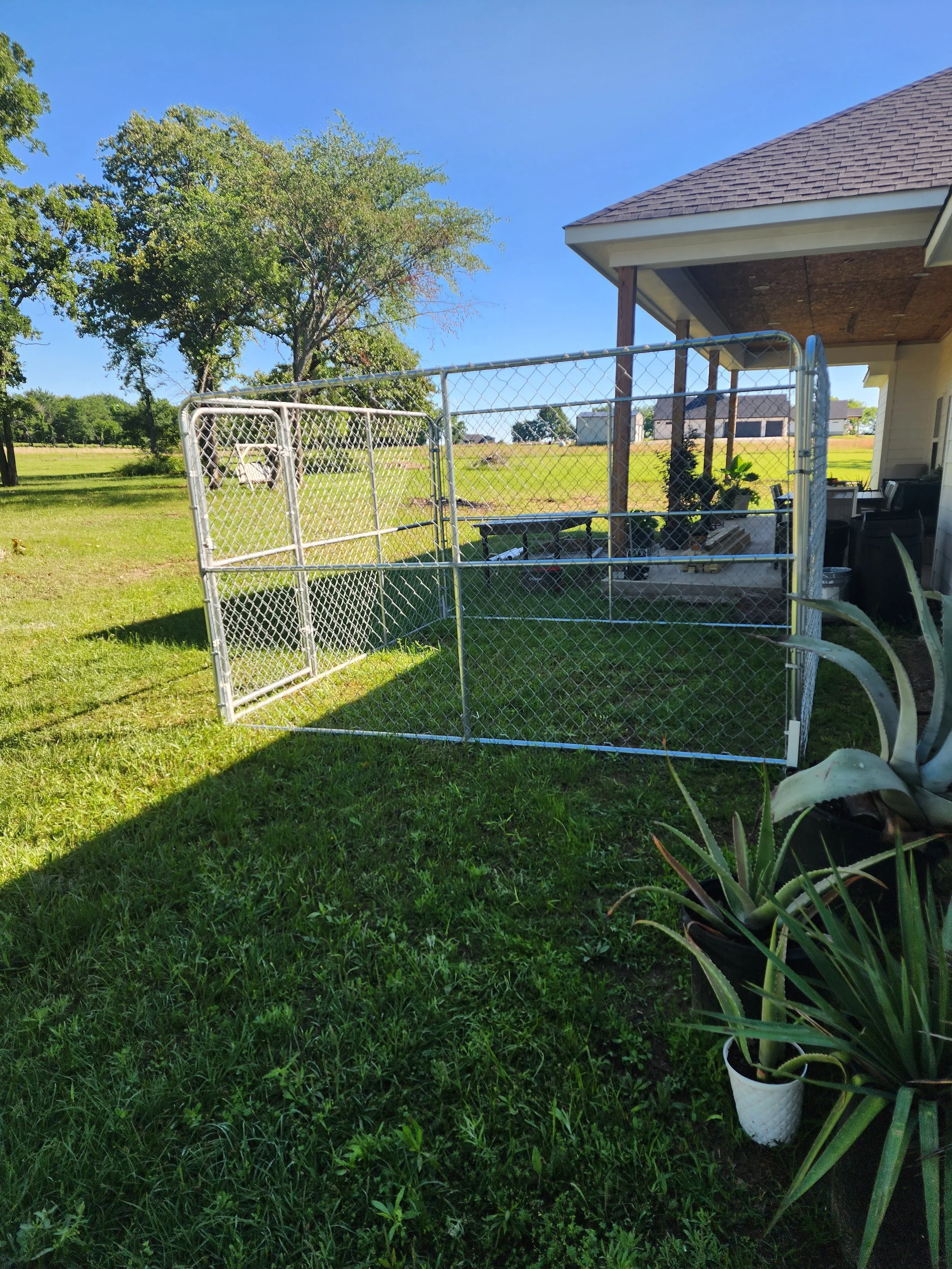 10x10x6-outdoor-dog-kennel-gold-series-emory-tx-2.jpg