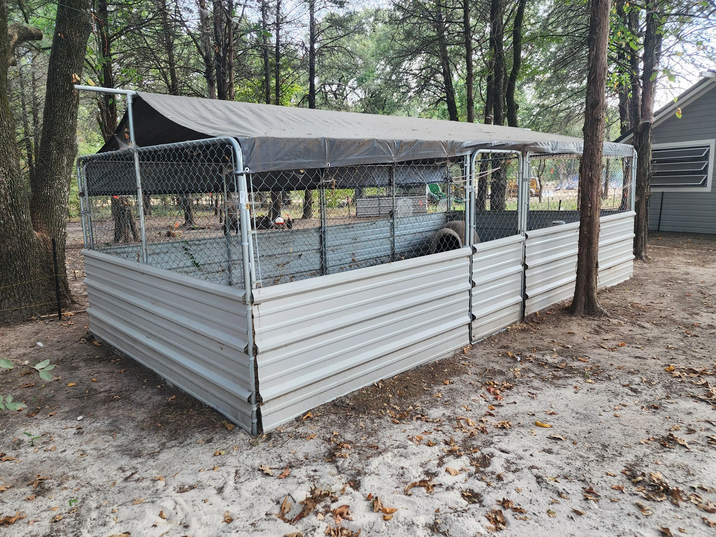 10x20x6-silver-series-outdoor-dog-kennel-with-metal-and-a-frame-roof.jpg